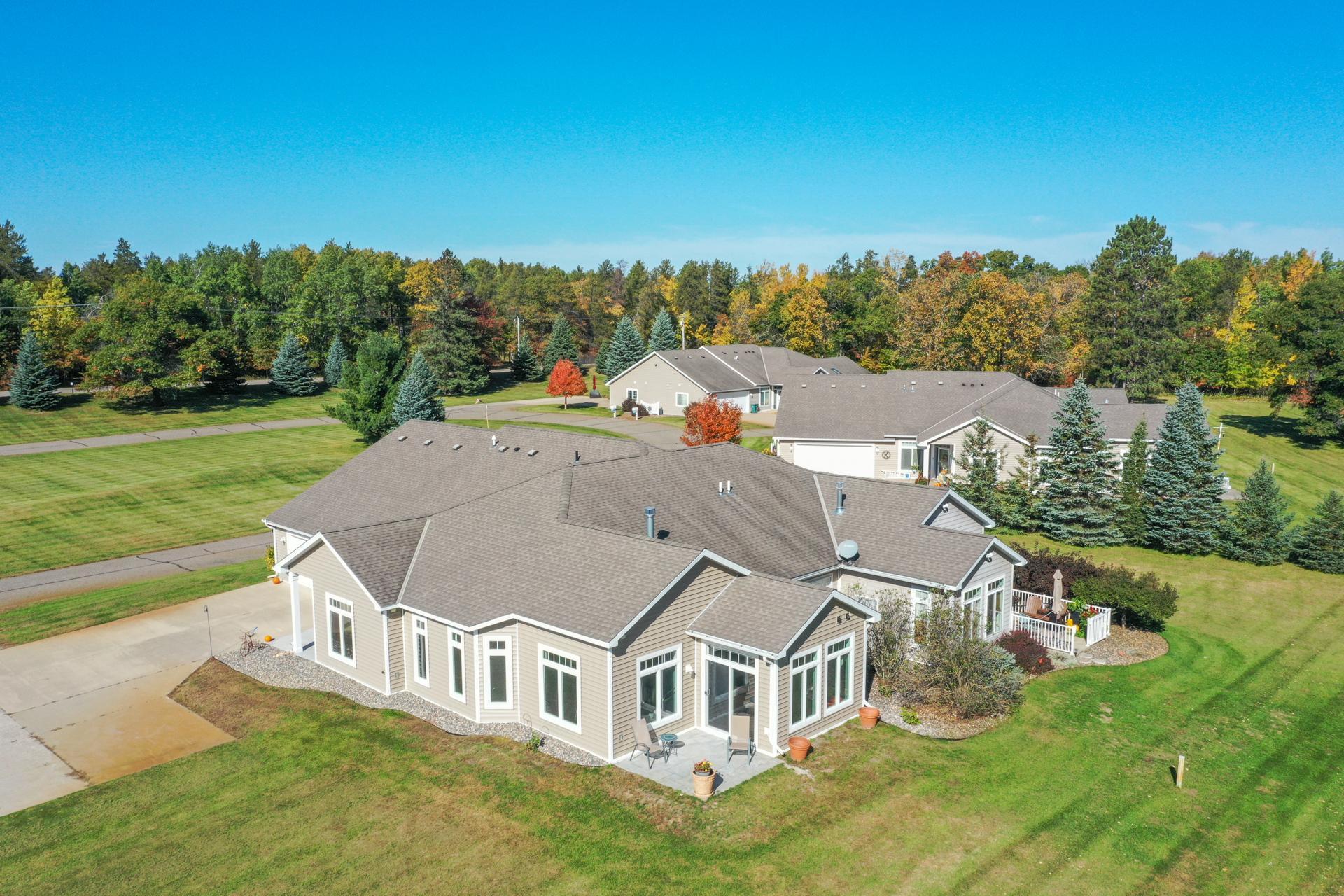 12802 Vintage Circle Property Photo 4