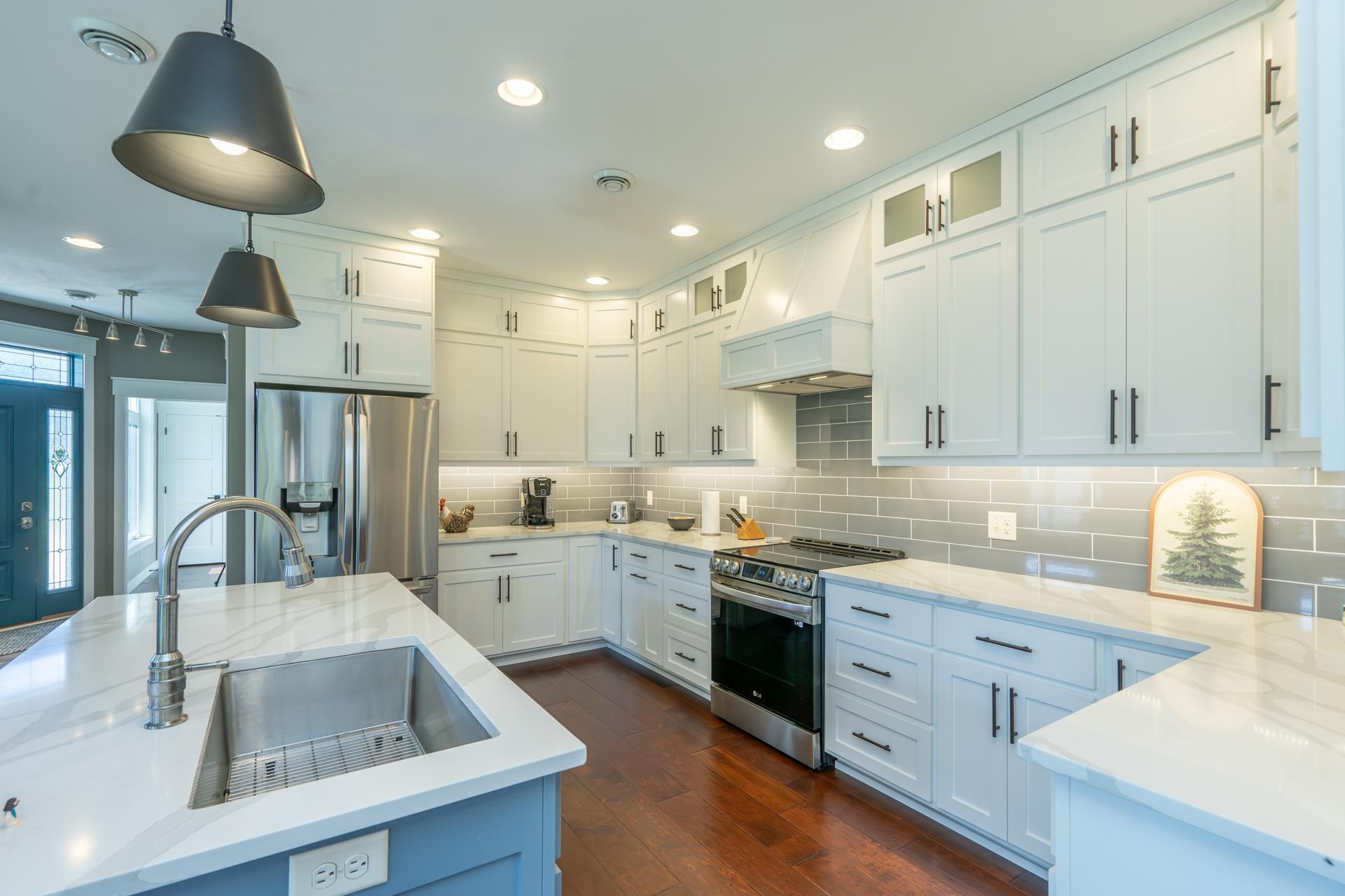 12802 Vintage Circle Property Photo 9