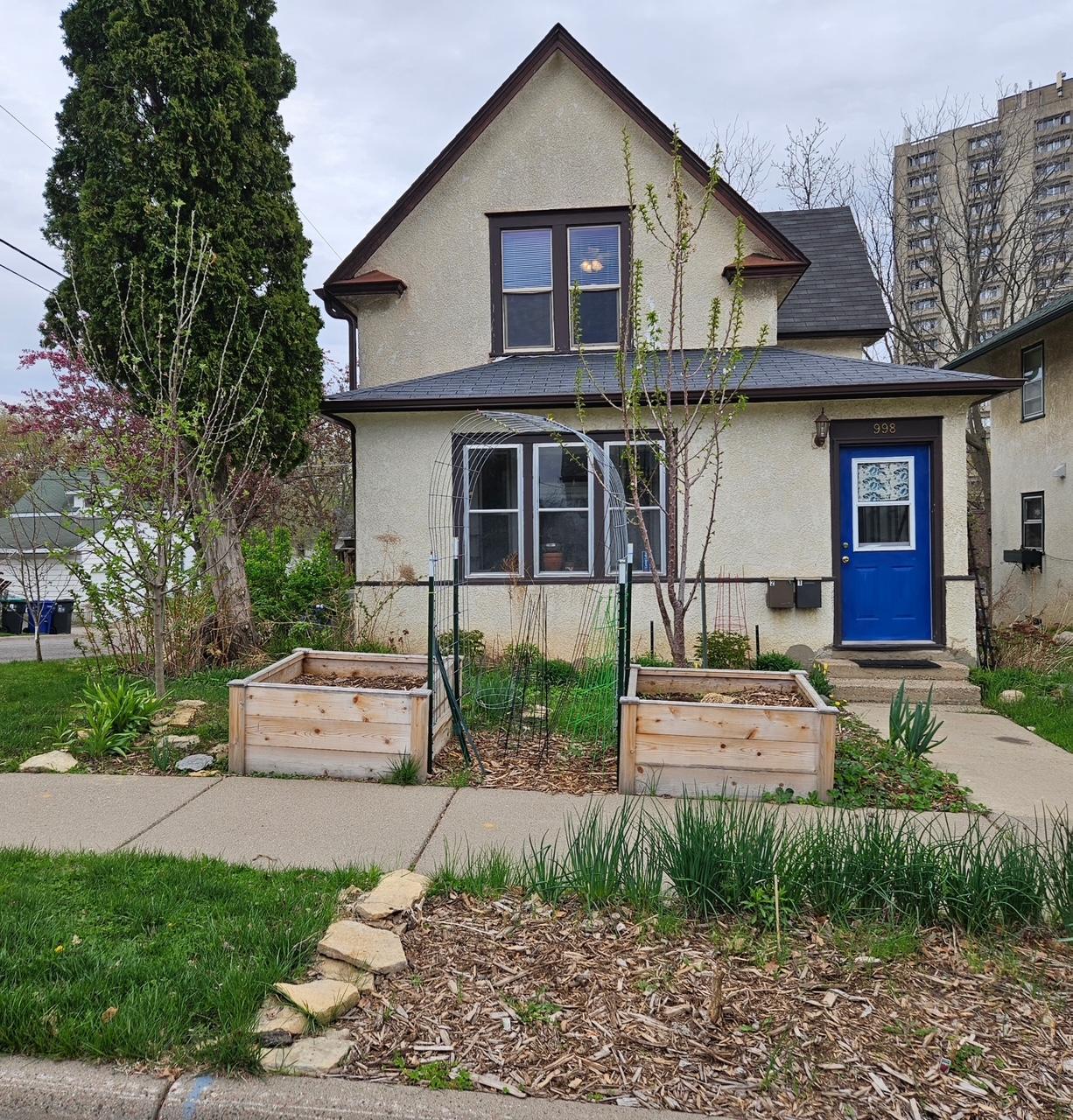 998 Jameson Street Property Photo 1