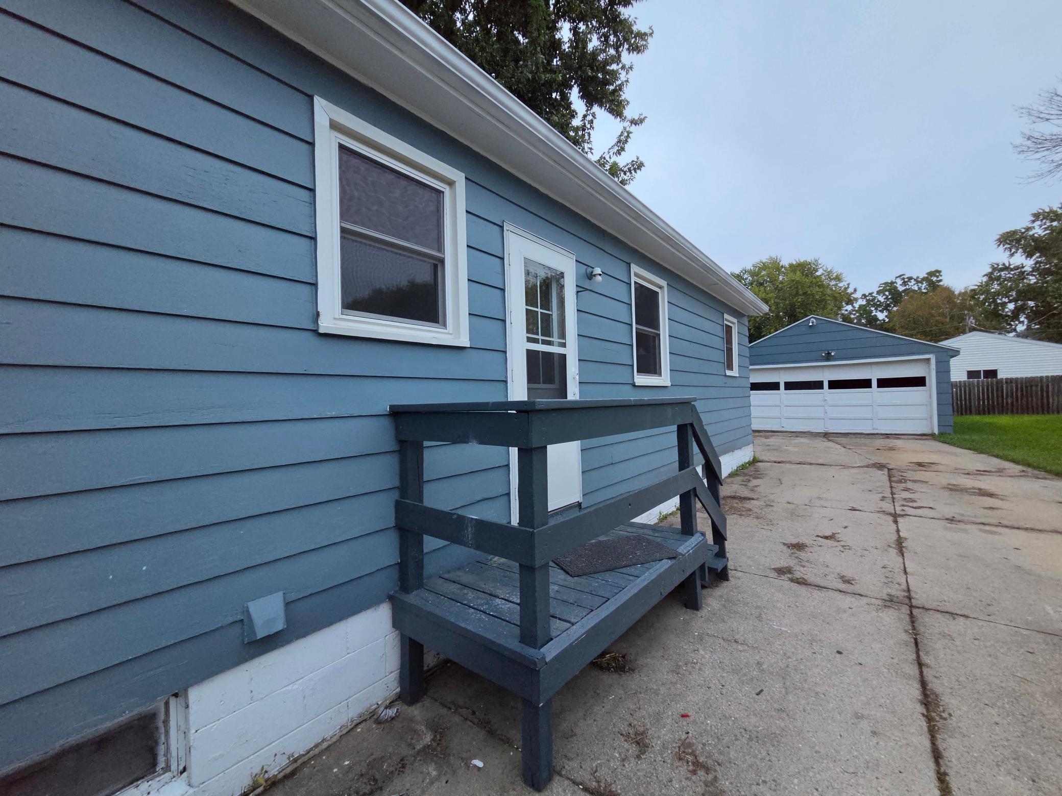 113 S 7th Avenue Property Photo 4