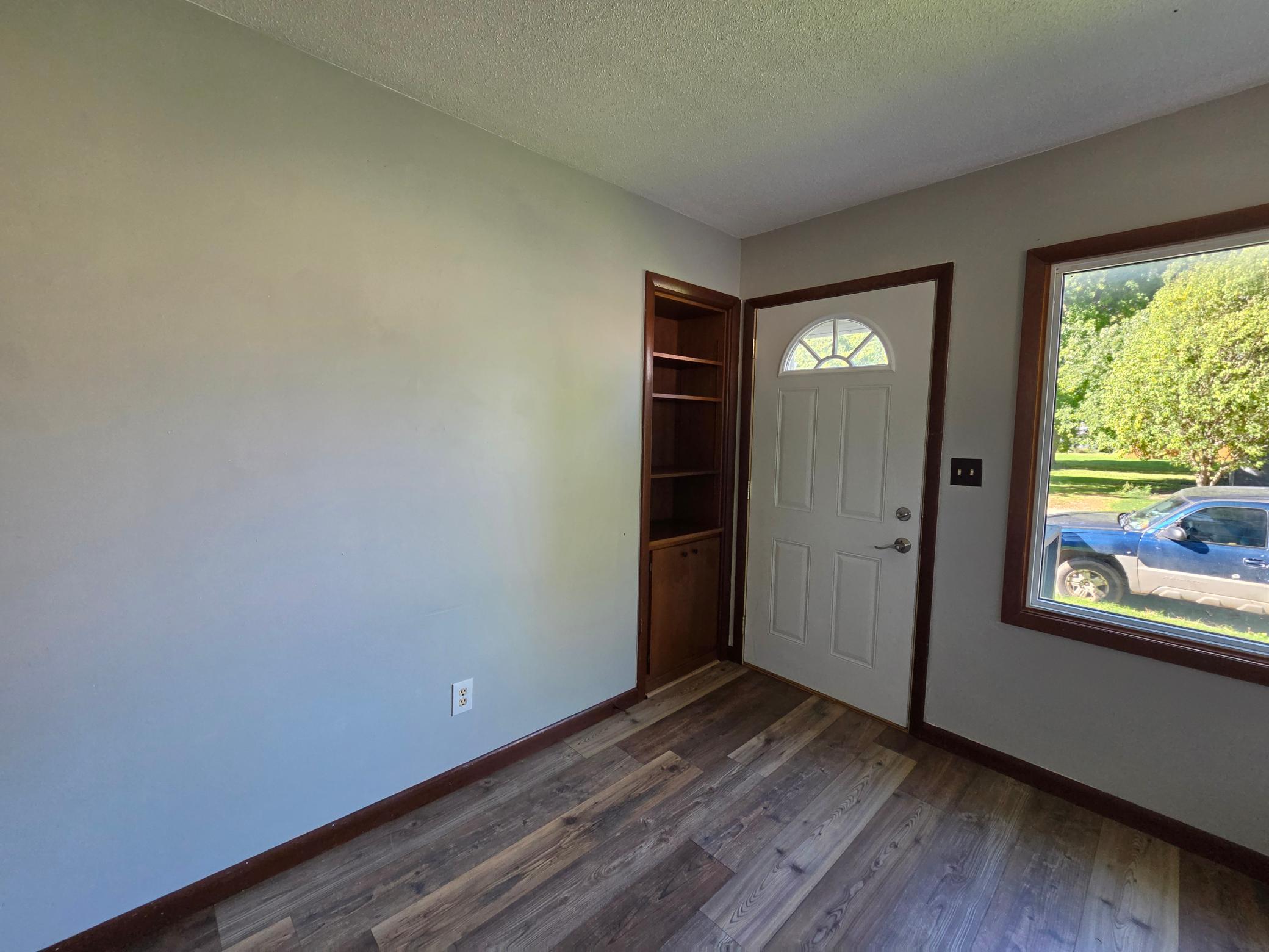 113 S 7th Avenue Property Photo 8