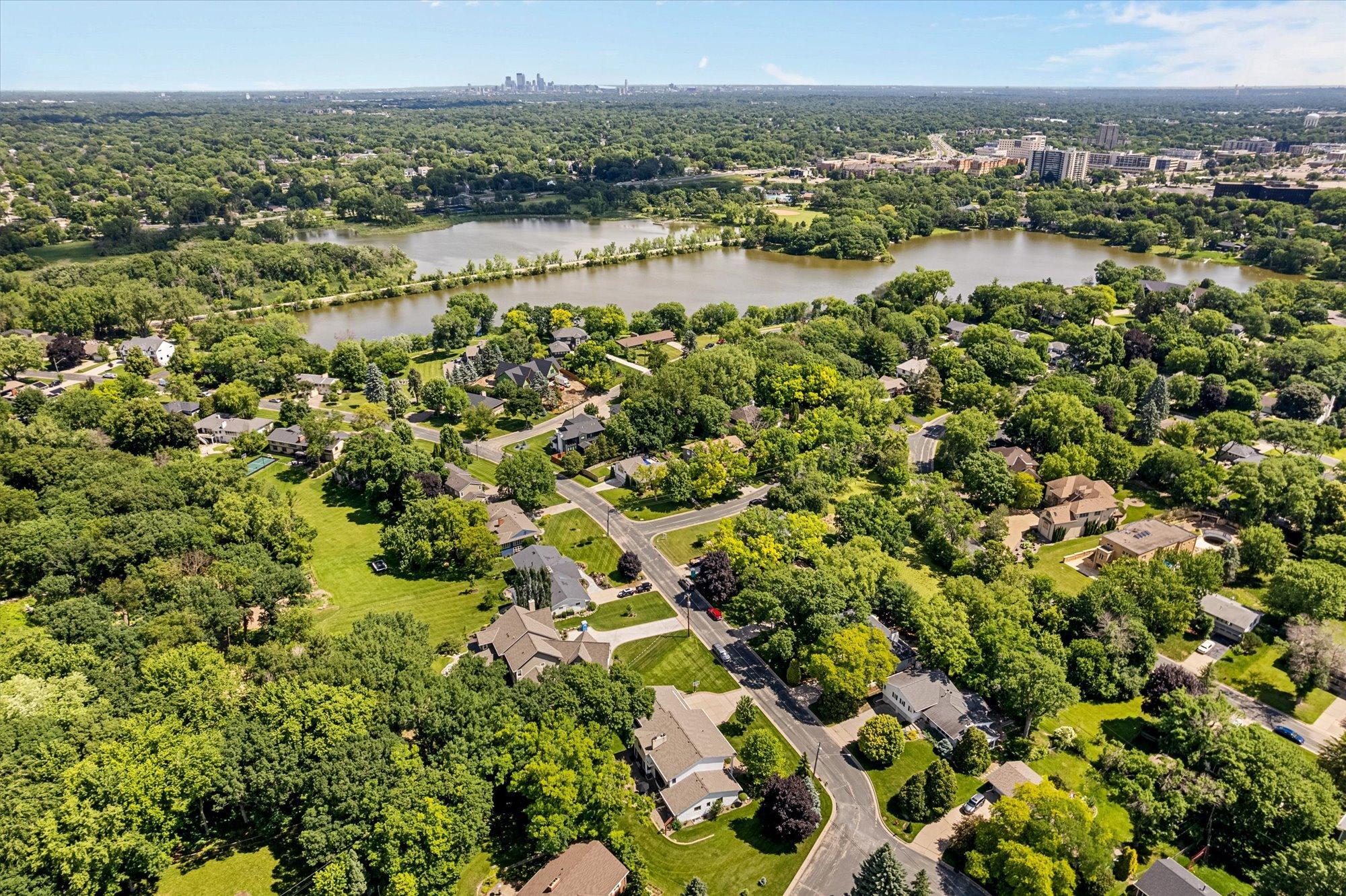 6716 W Shore Drive Property Photo 9