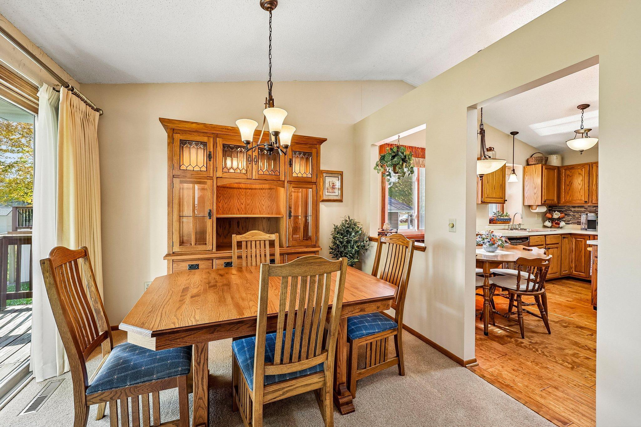 4292 Eagle Crest Drive Property Photo 7