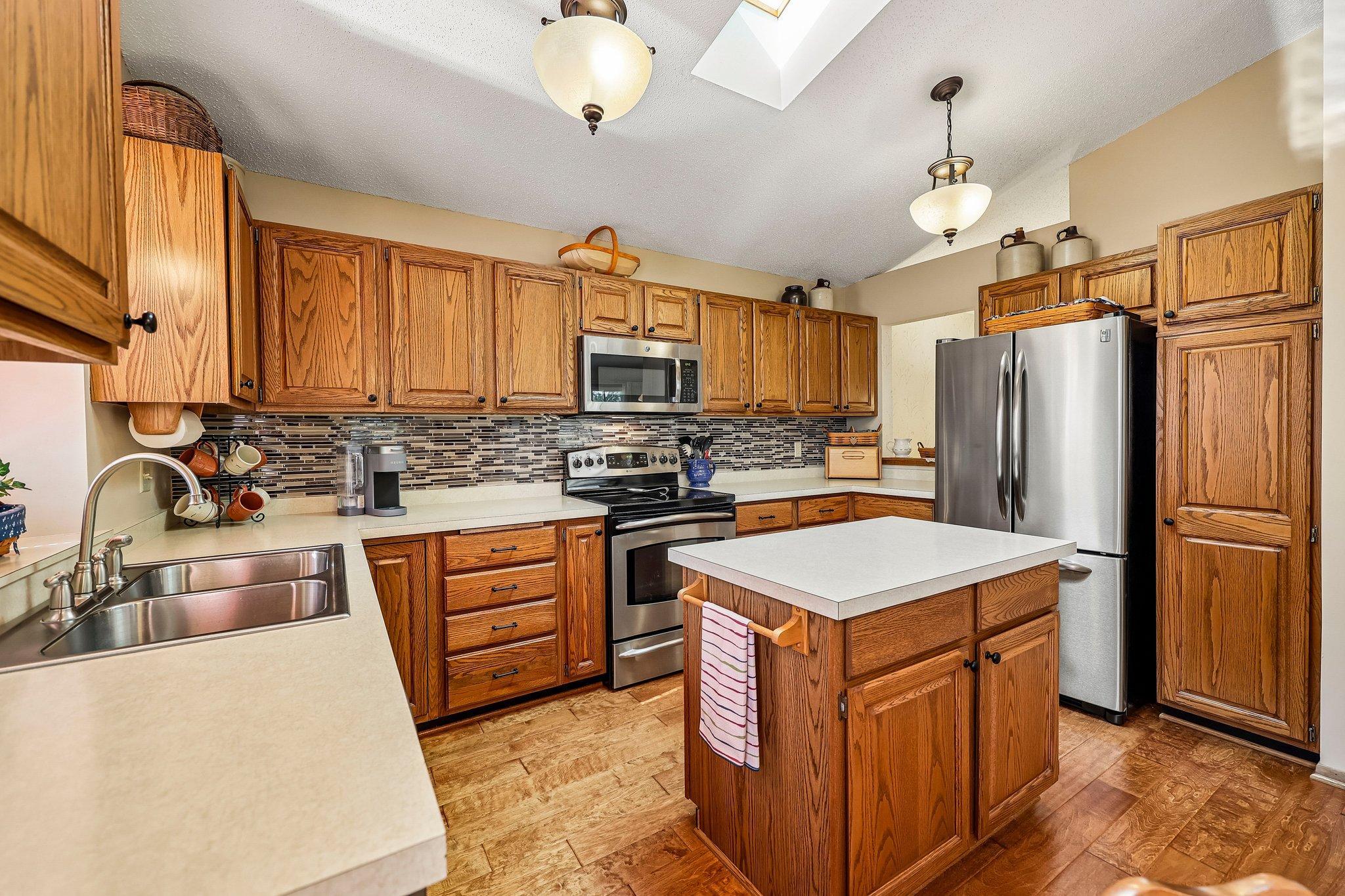 4292 Eagle Crest Drive Property Photo 12