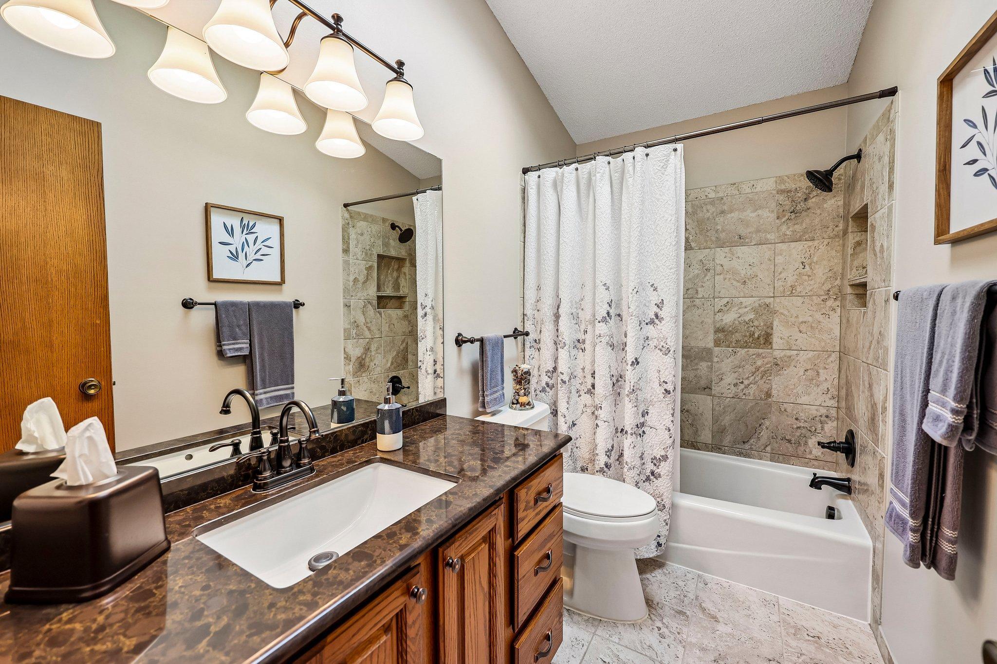 4292 Eagle Crest Drive Property Photo 13