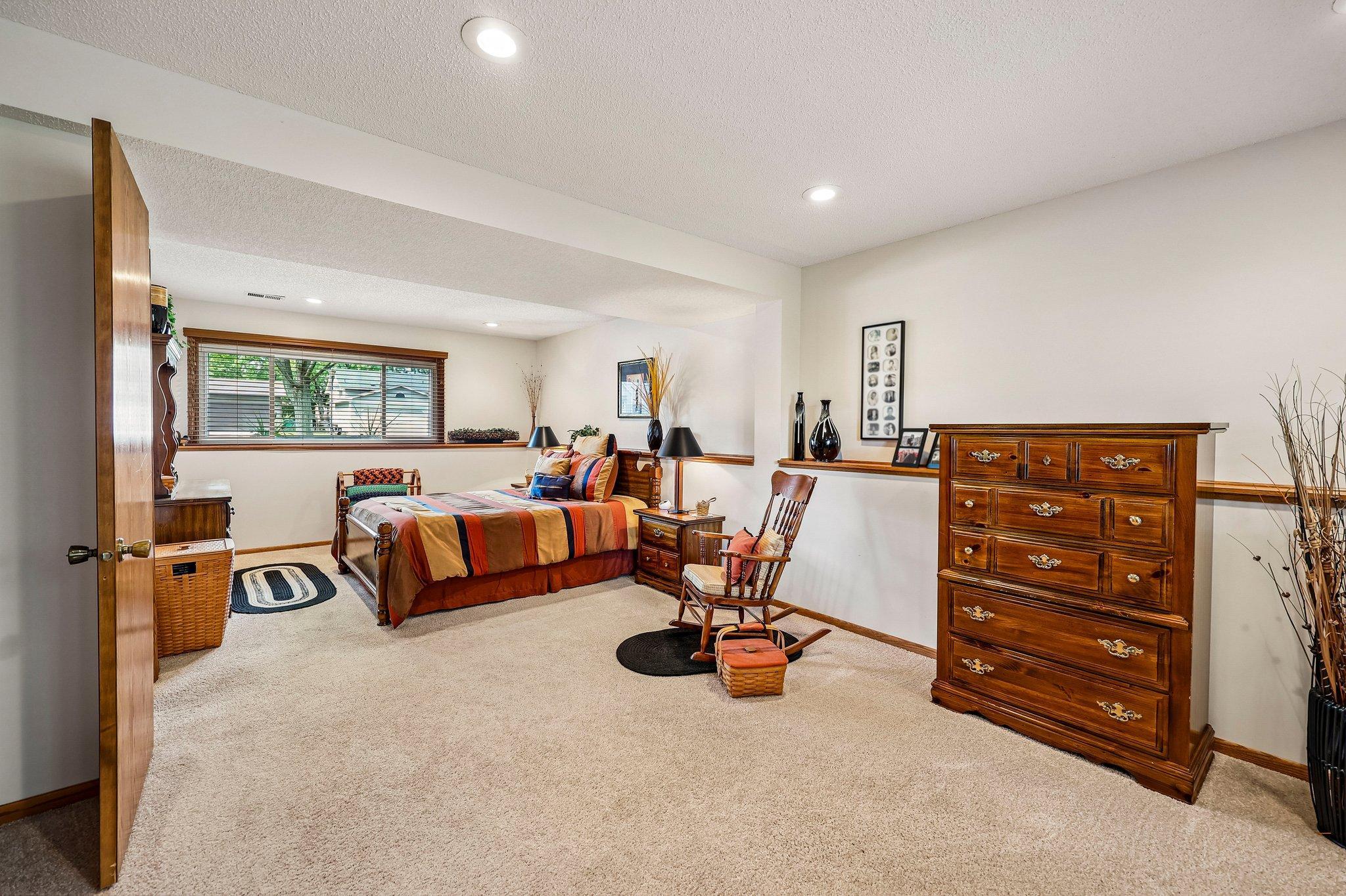4292 Eagle Crest Drive Property Photo 18
