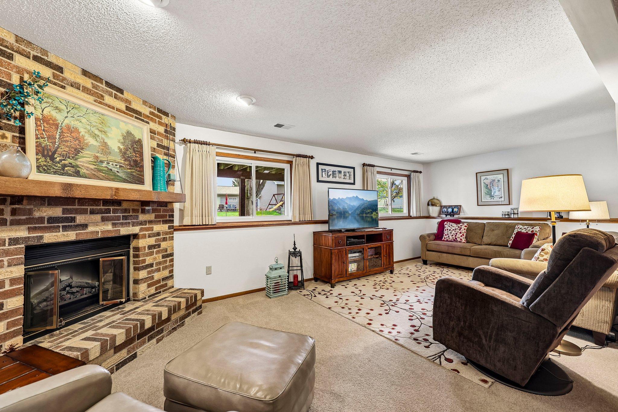 4292 Eagle Crest Drive Property Photo 21