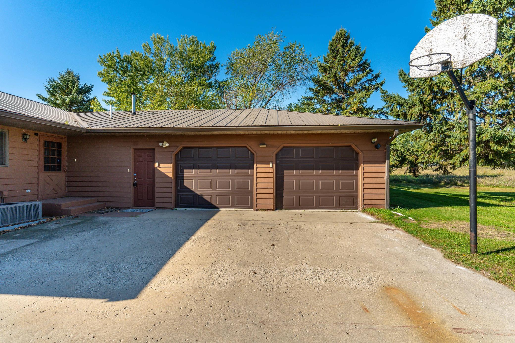 38192 N Shore Drive Property Photo 5