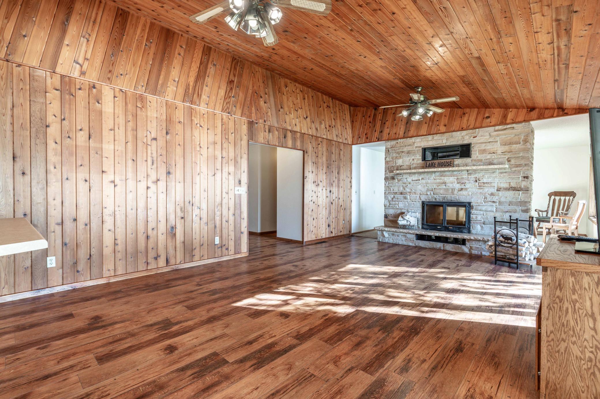 38192 N Shore Drive Property Photo 7