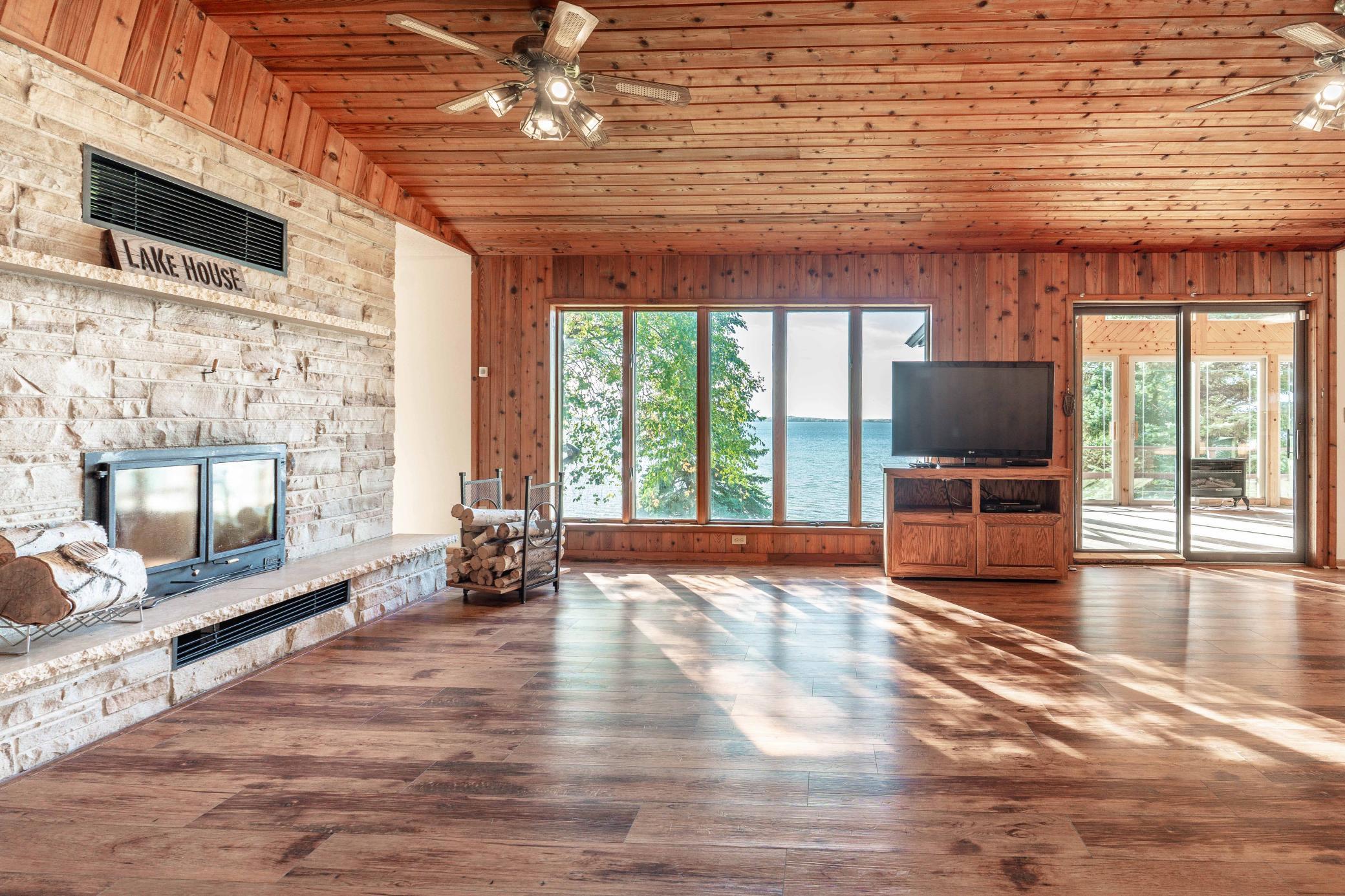 38192 N Shore Drive Property Photo 8