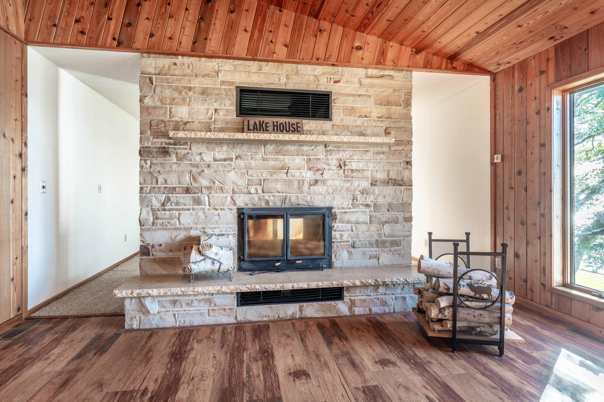 38192 N Shore Drive Property Photo 9