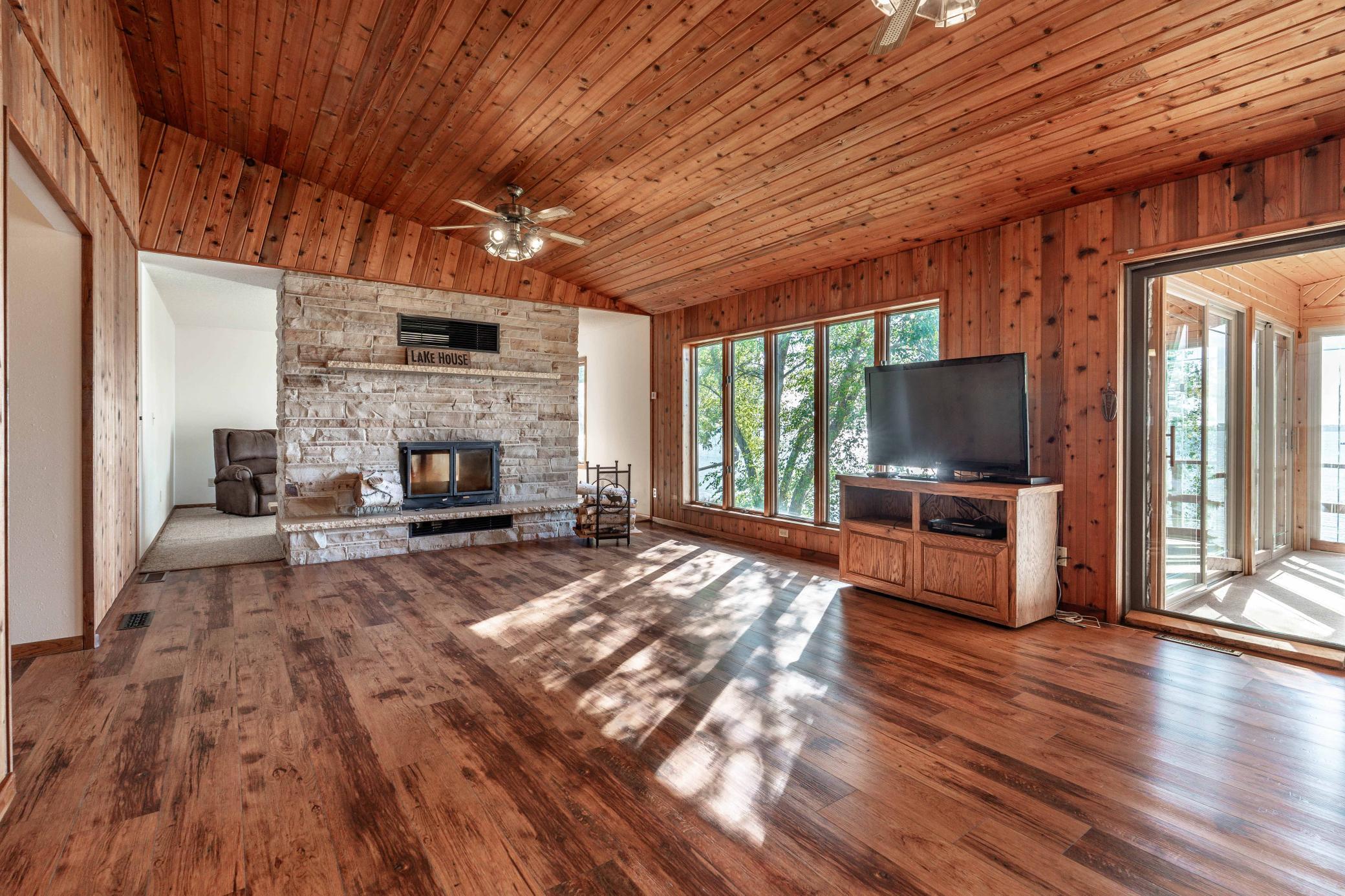 38192 N Shore Drive Property Photo 11