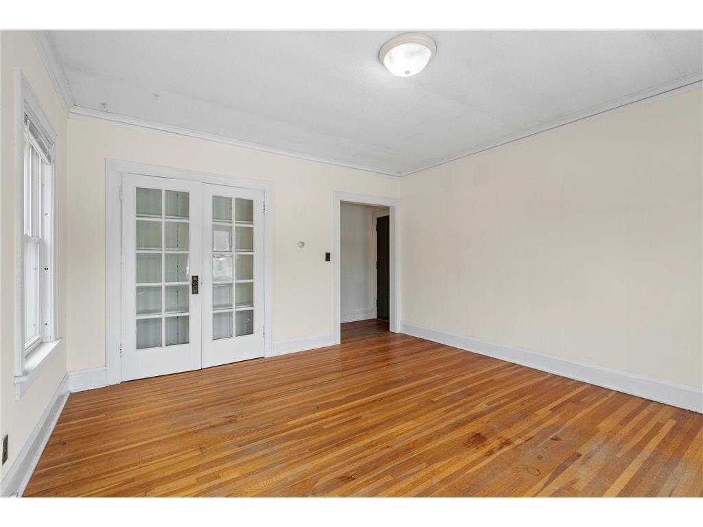 1909 Emerson Avenue S 8 Property Photo 5