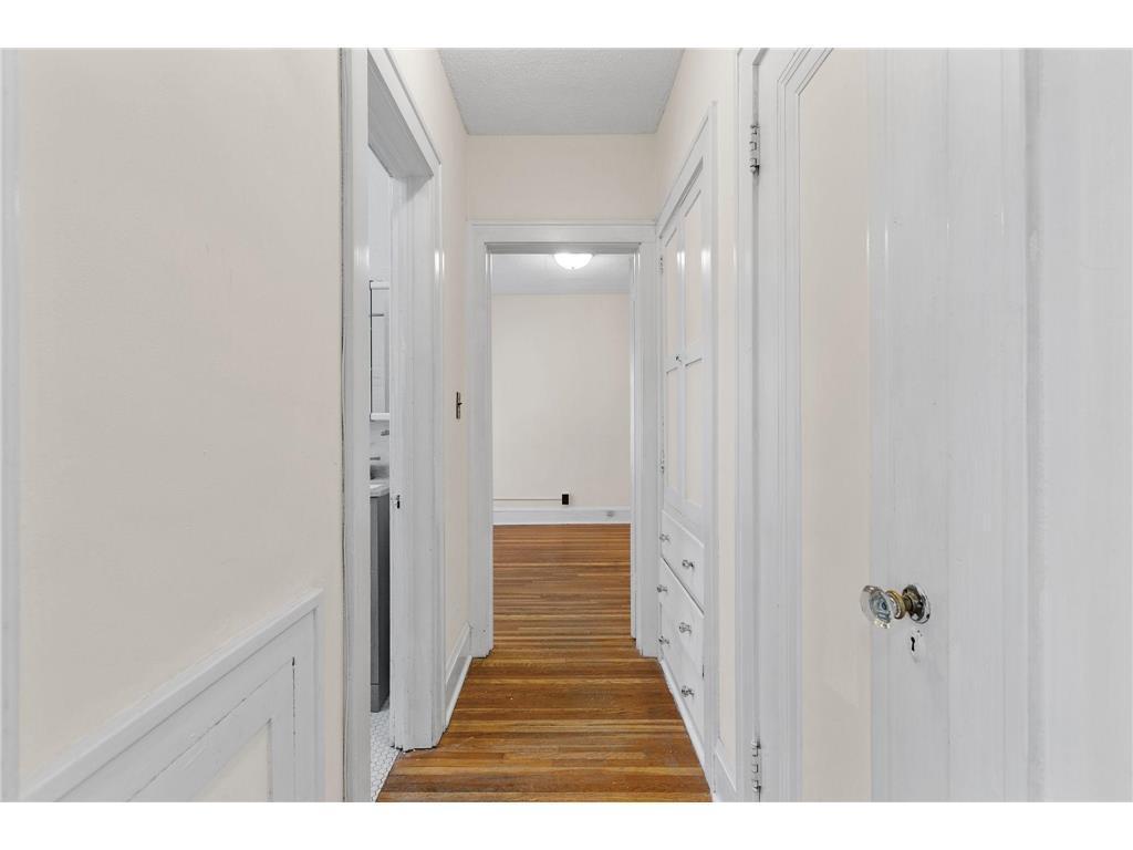 1909 Emerson Avenue S 8 Property Photo 12