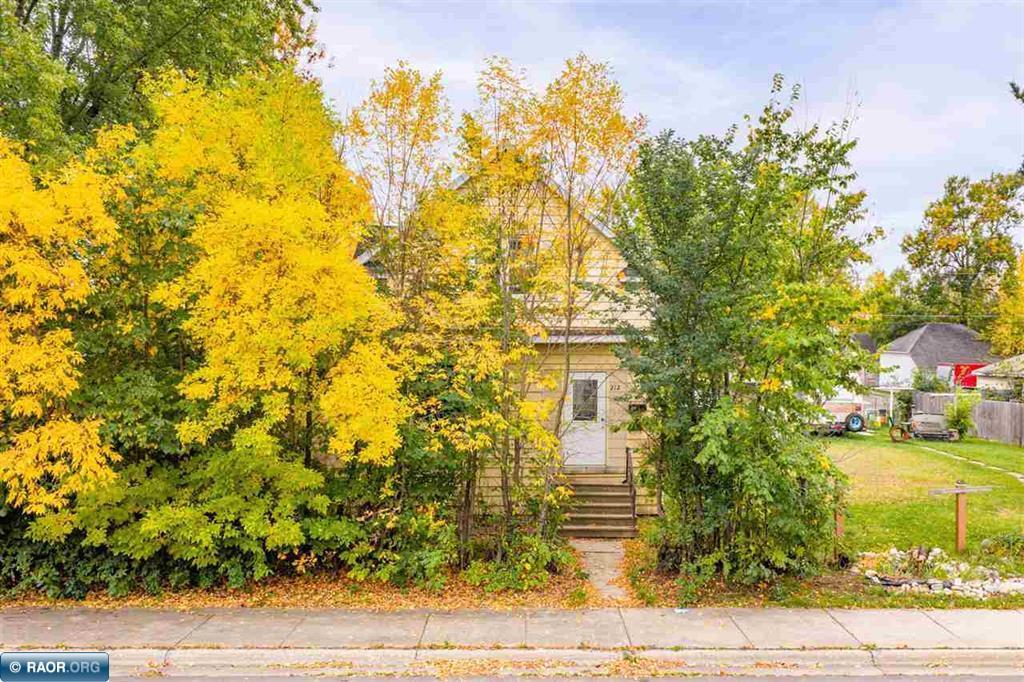 212 8th Street S Property Photo 1