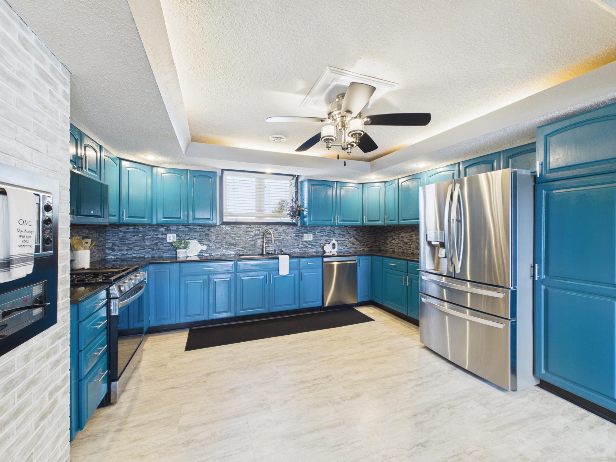 44538 Saukview Drive Property Photo 14