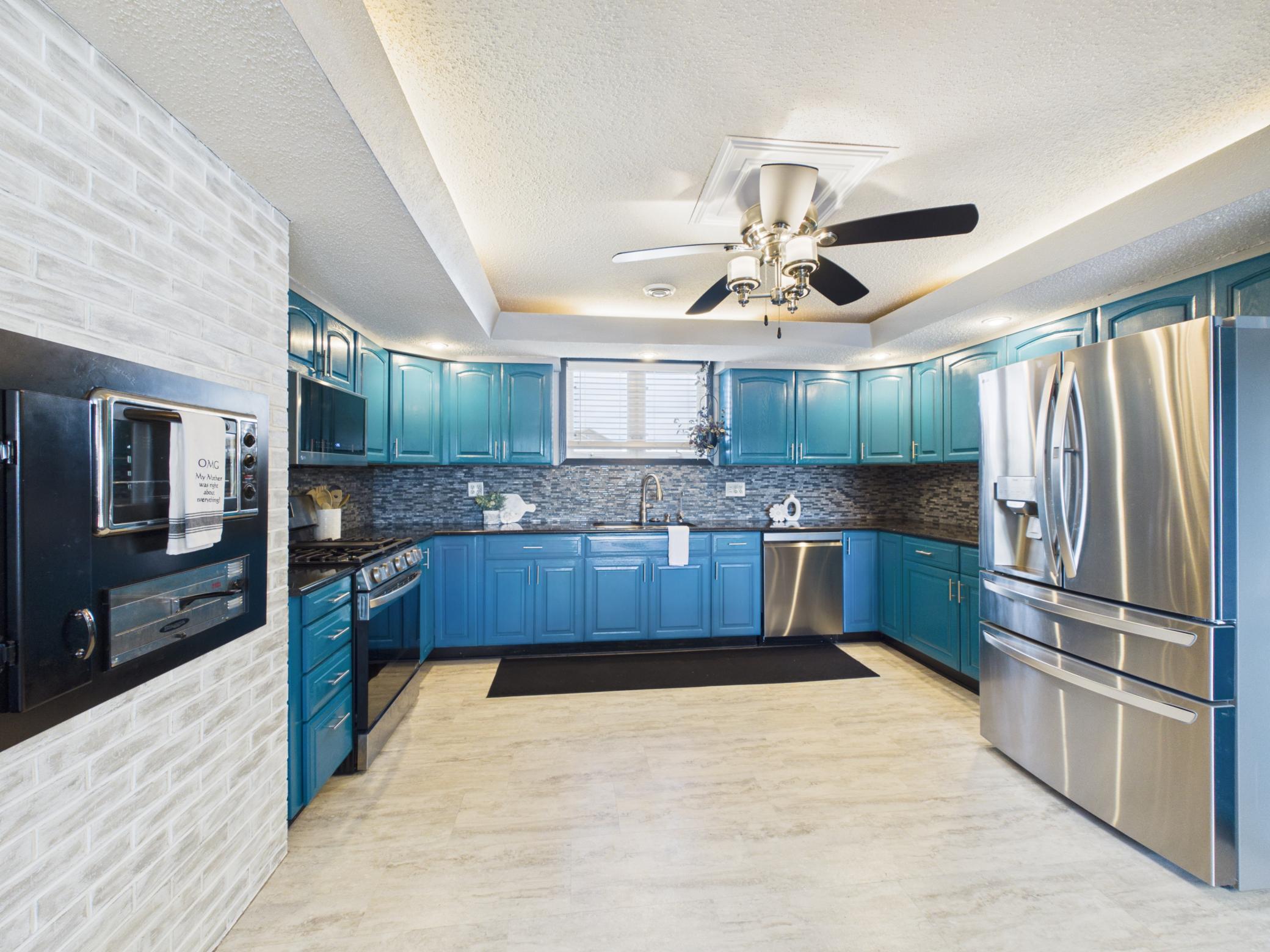 44538 Saukview Drive Property Photo 15