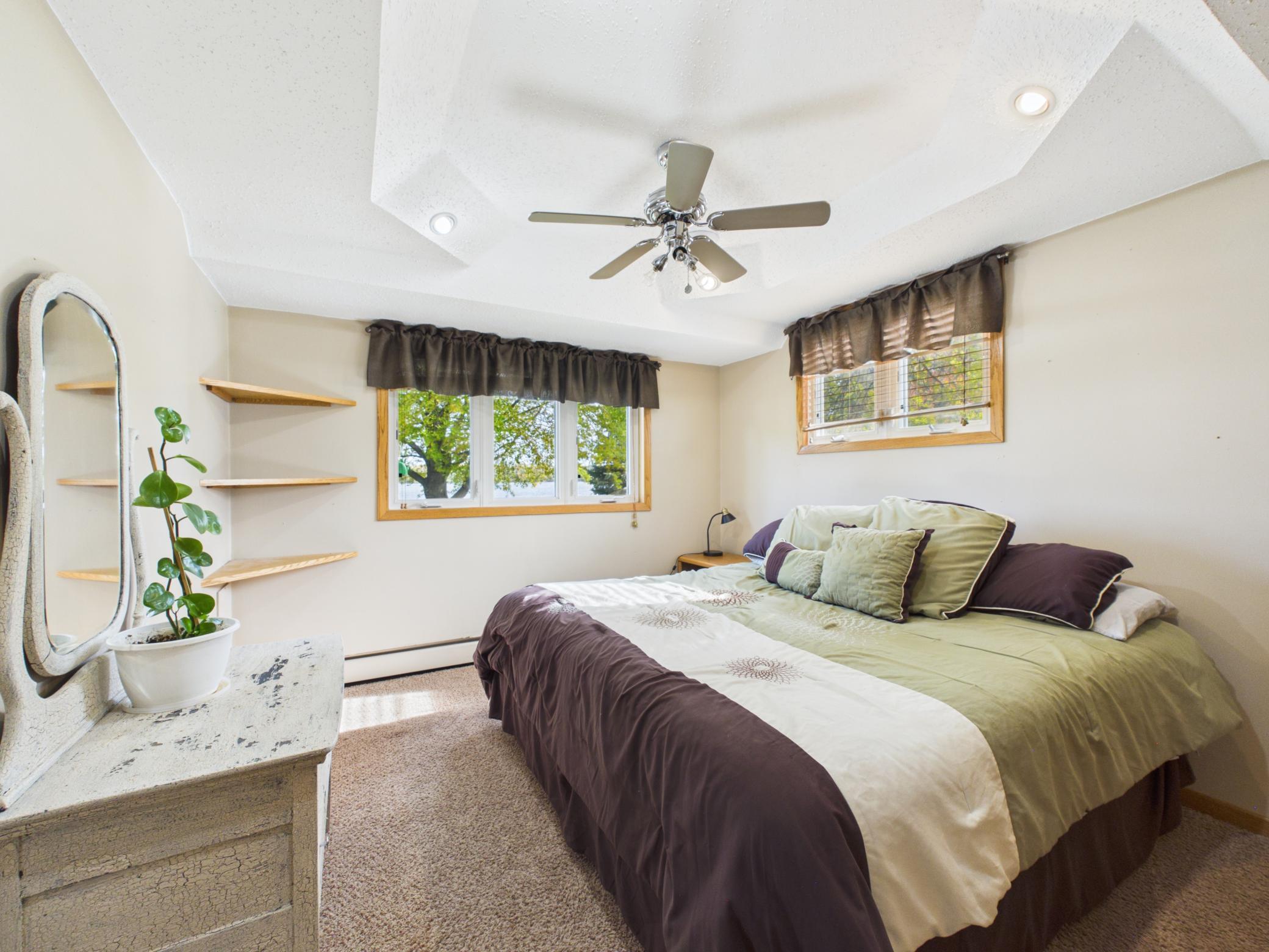44538 Saukview Drive Property Photo 18