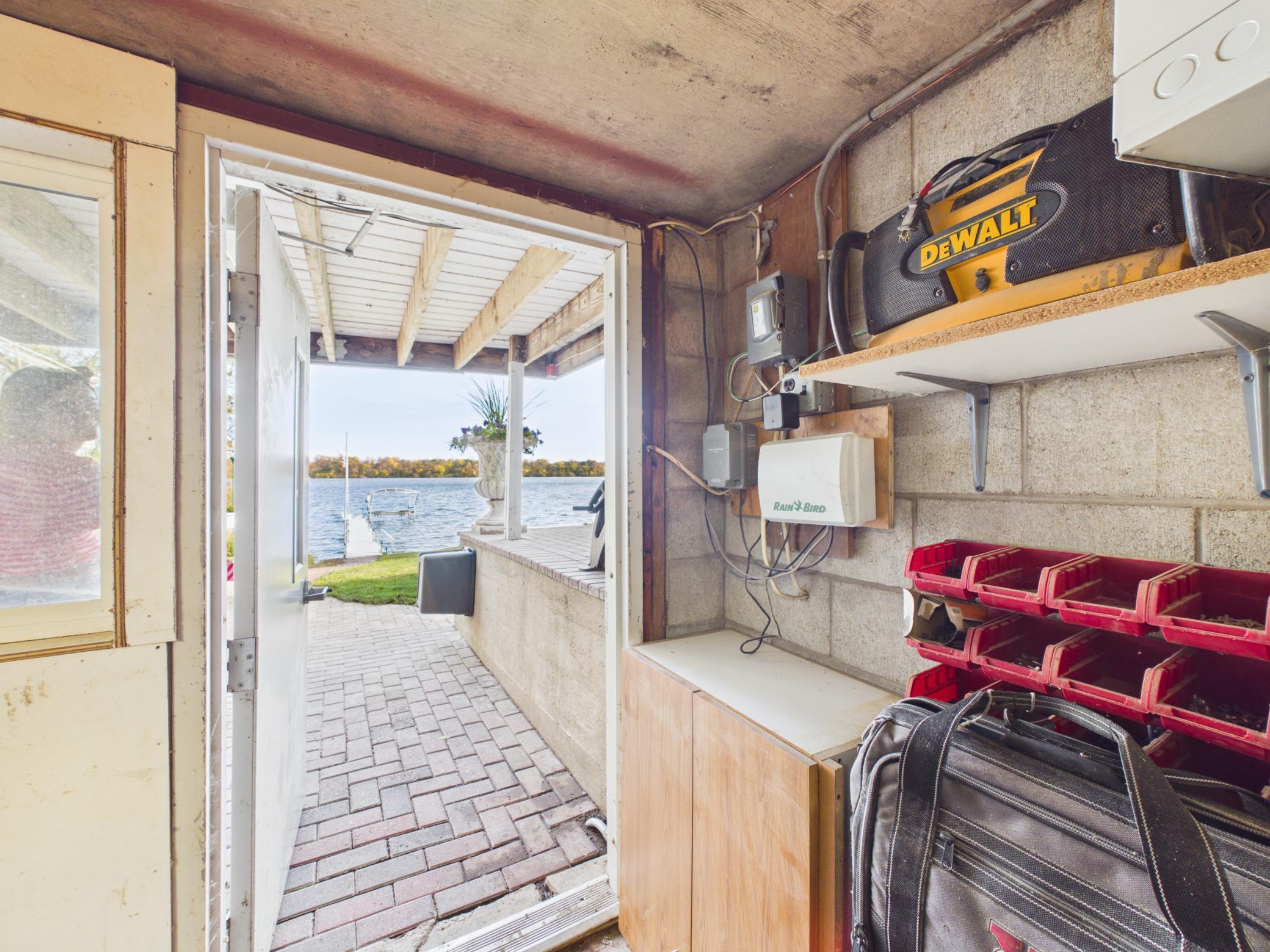 44538 Saukview Drive Property Photo 26