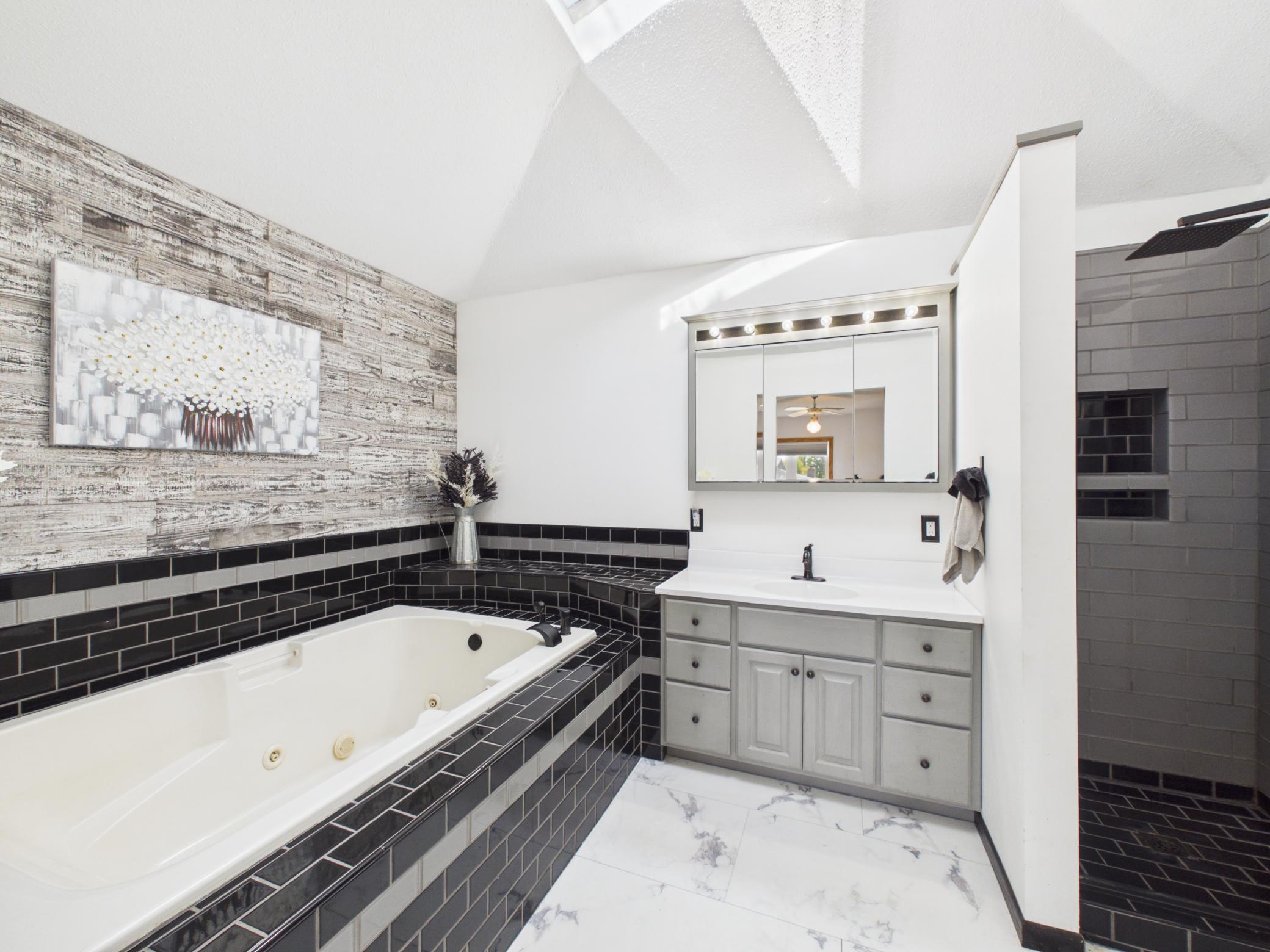 44538 Saukview Drive Property Photo 37