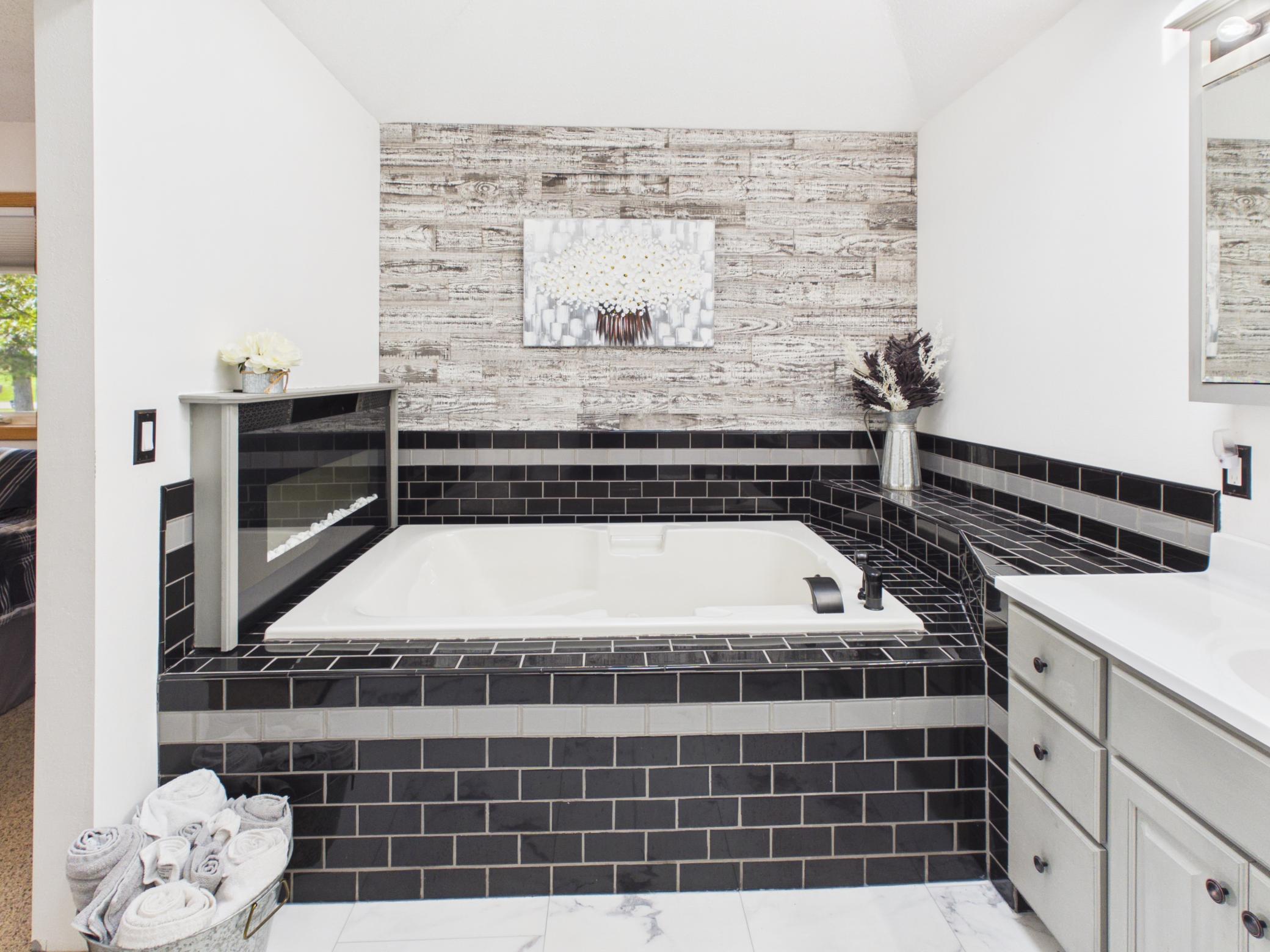 44538 Saukview Drive Property Photo 38
