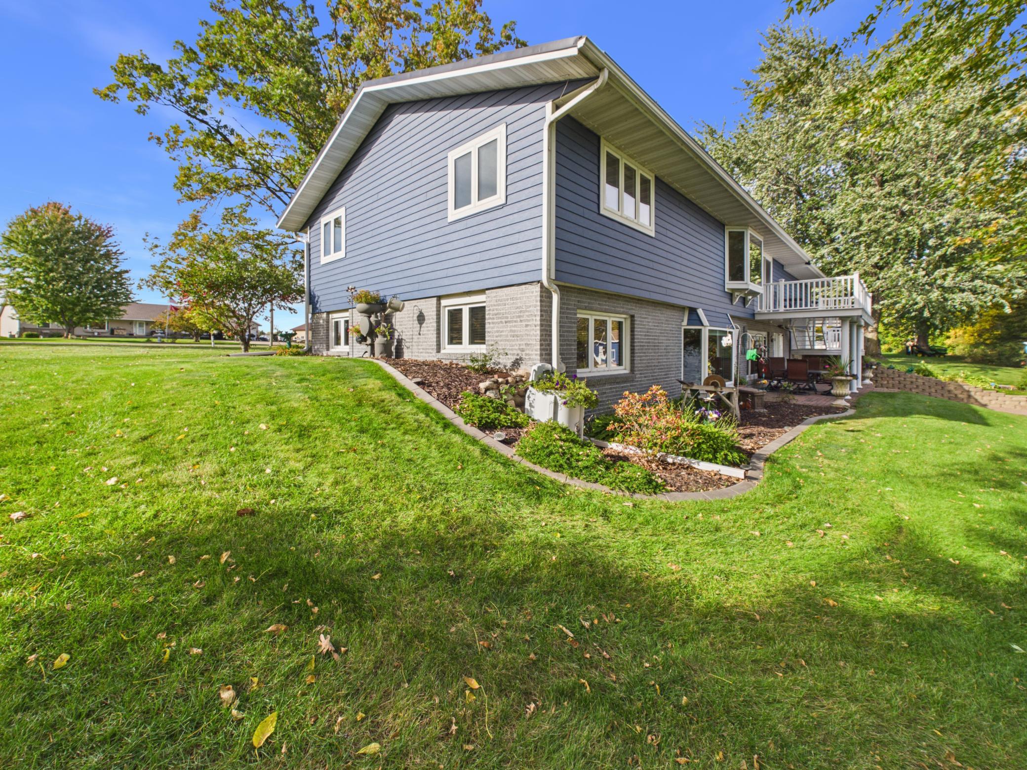 44538 Saukview Drive Property Photo 59