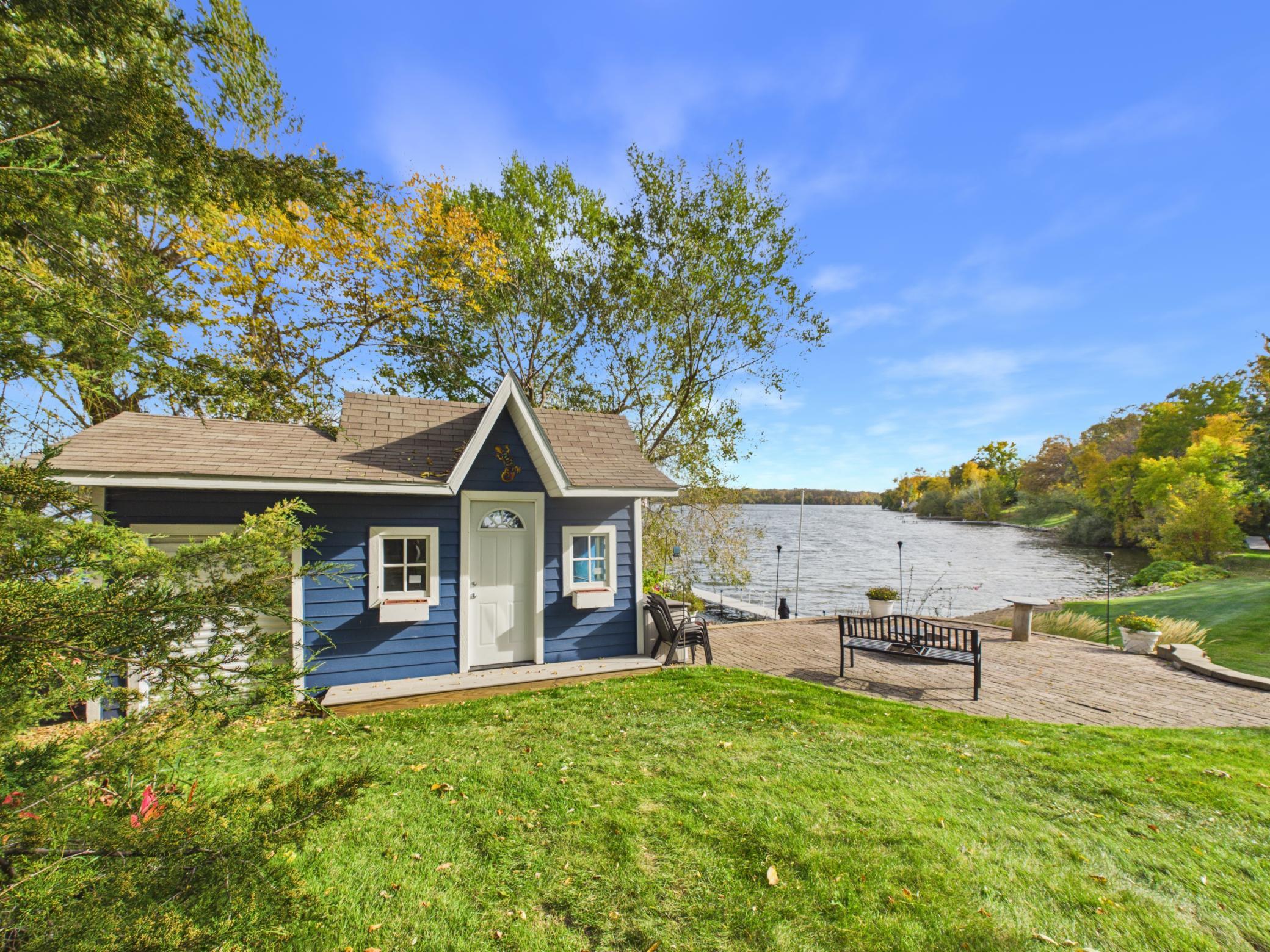 44538 Saukview Drive Property Photo 75