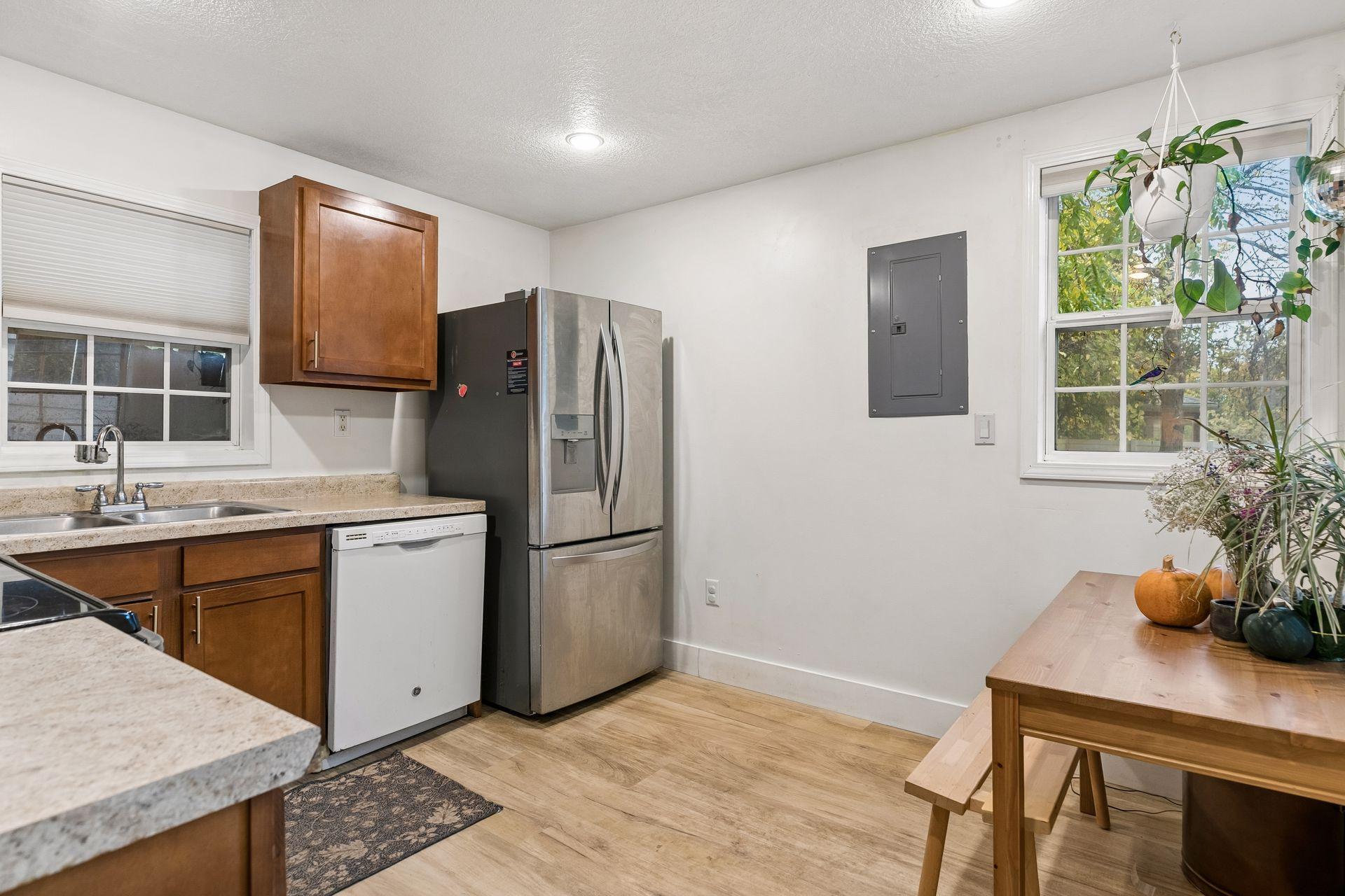 41 King Street E Property Photo 12