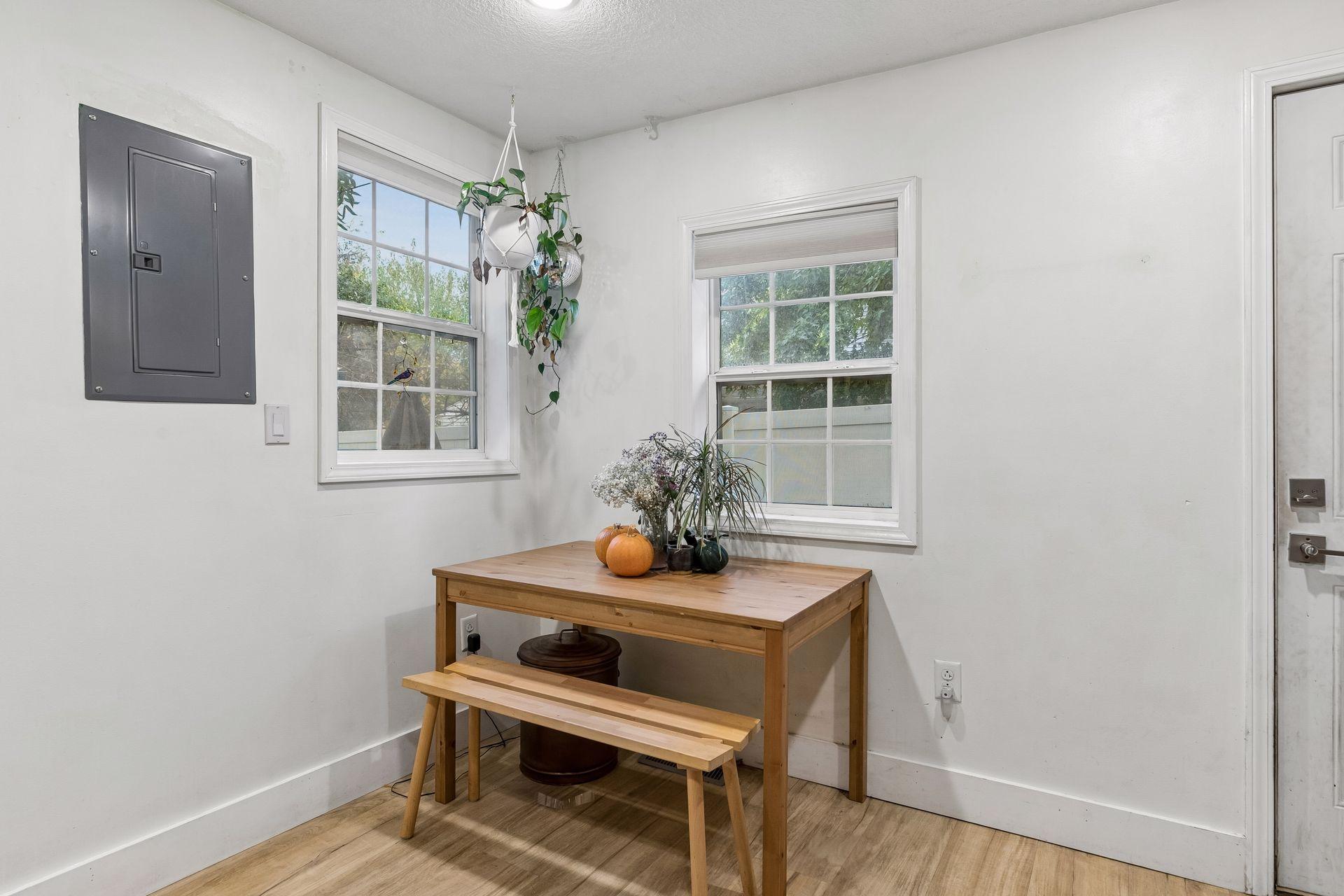 41 King Street E Property Photo 15