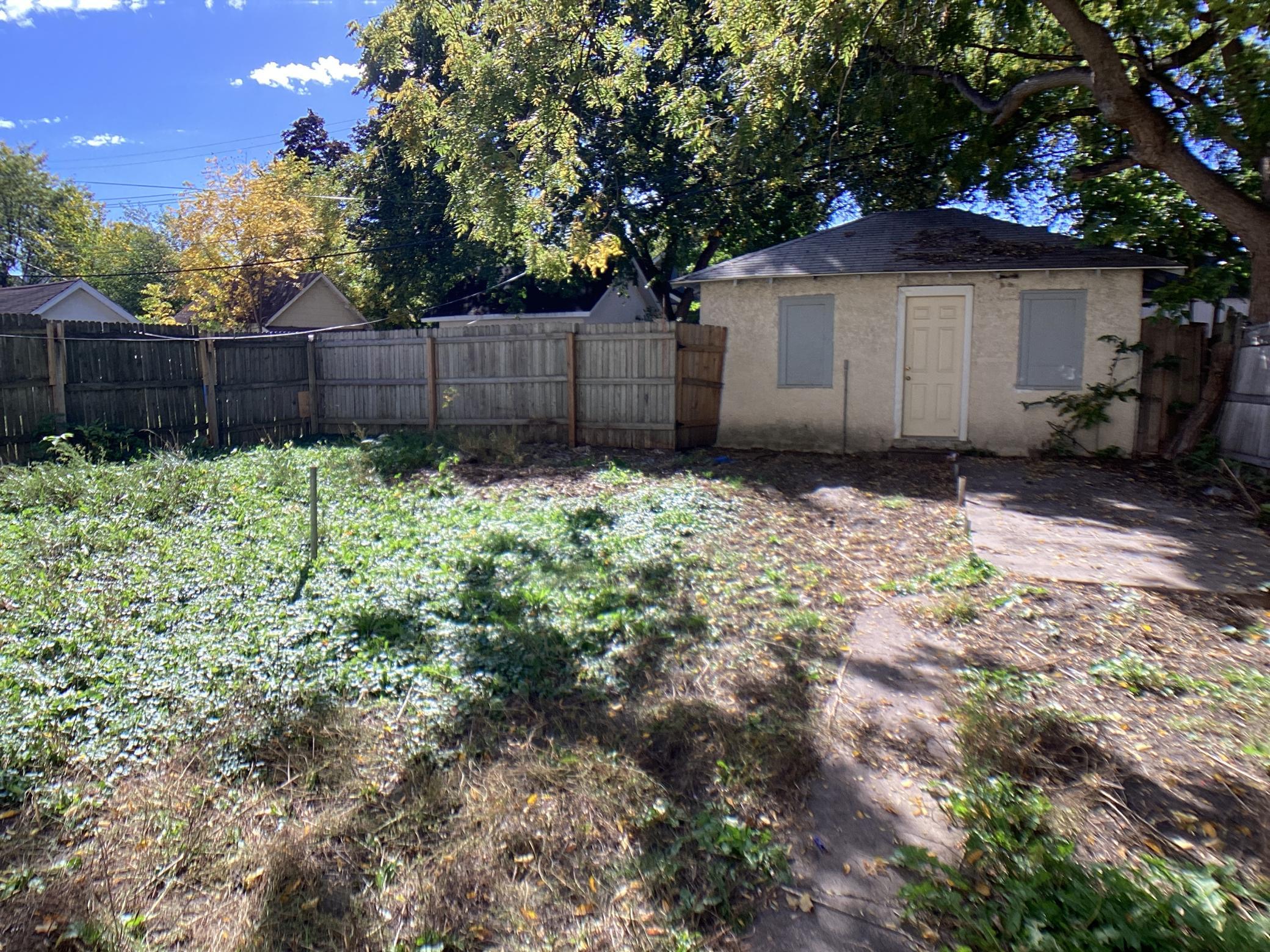 2319 W Broadway Avenue Property Photo 3