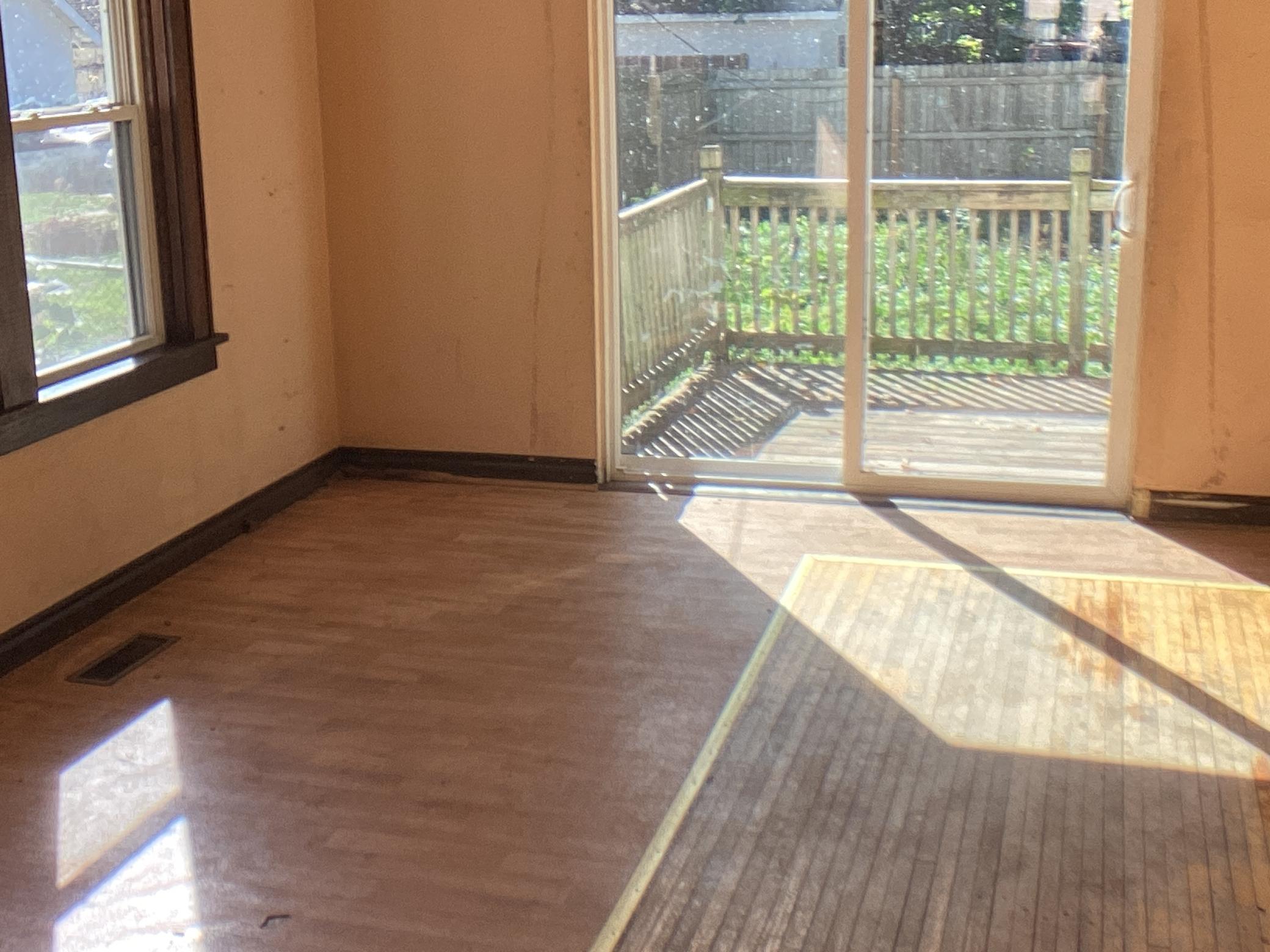 2319 W Broadway Avenue Property Photo 5