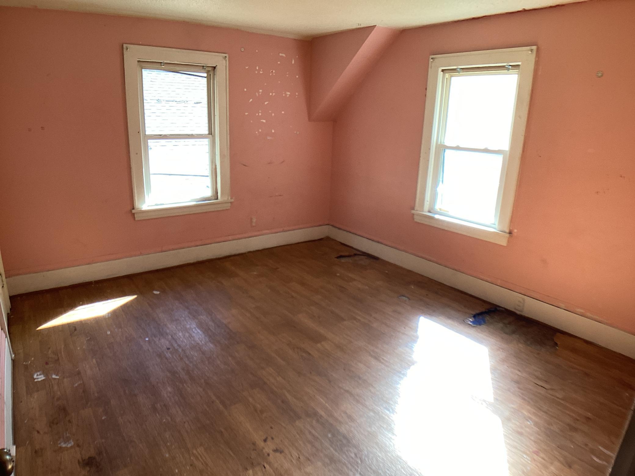 2319 W Broadway Avenue Property Photo 7