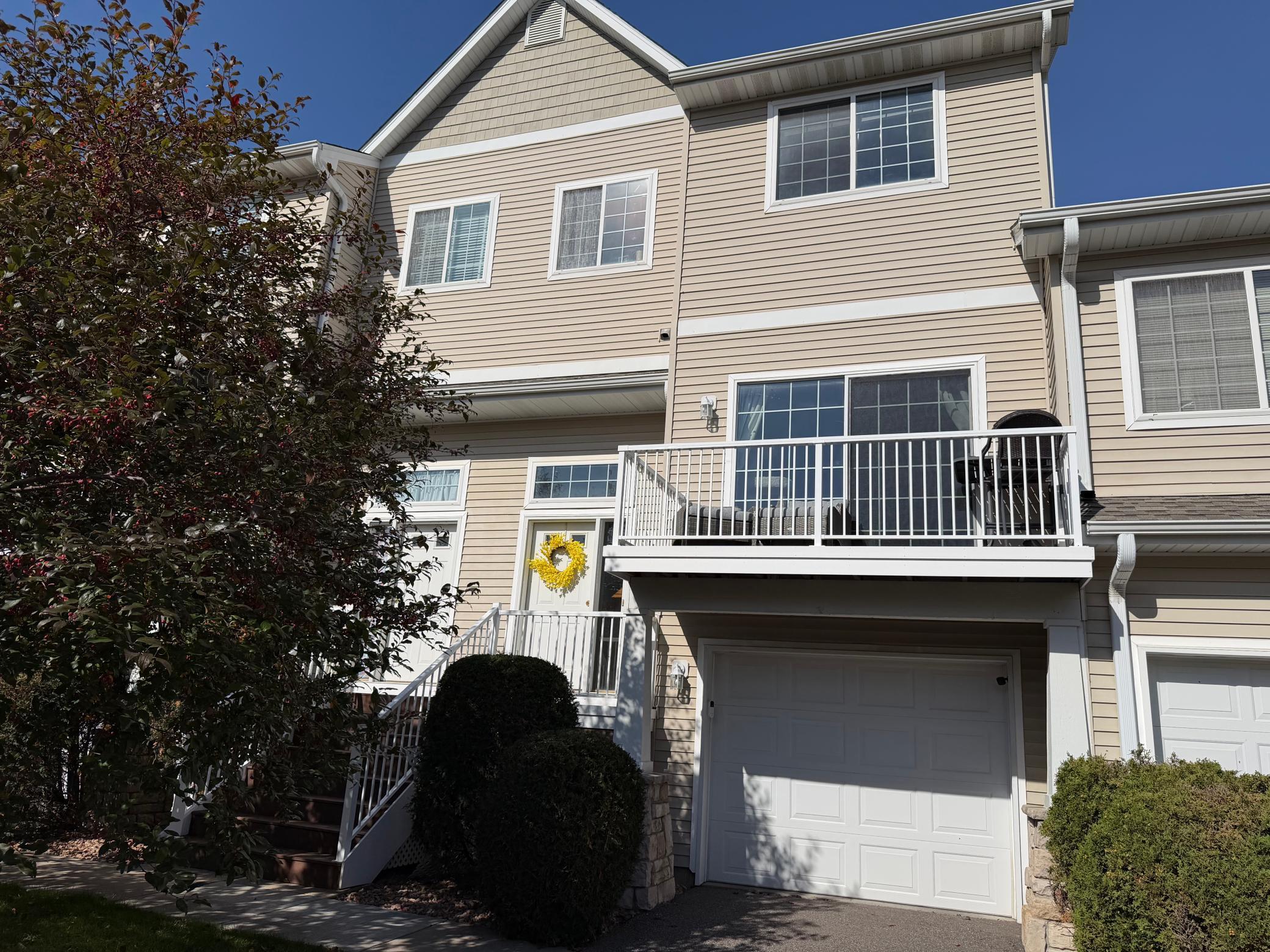 492 Willoughby Way W Property Photo 1