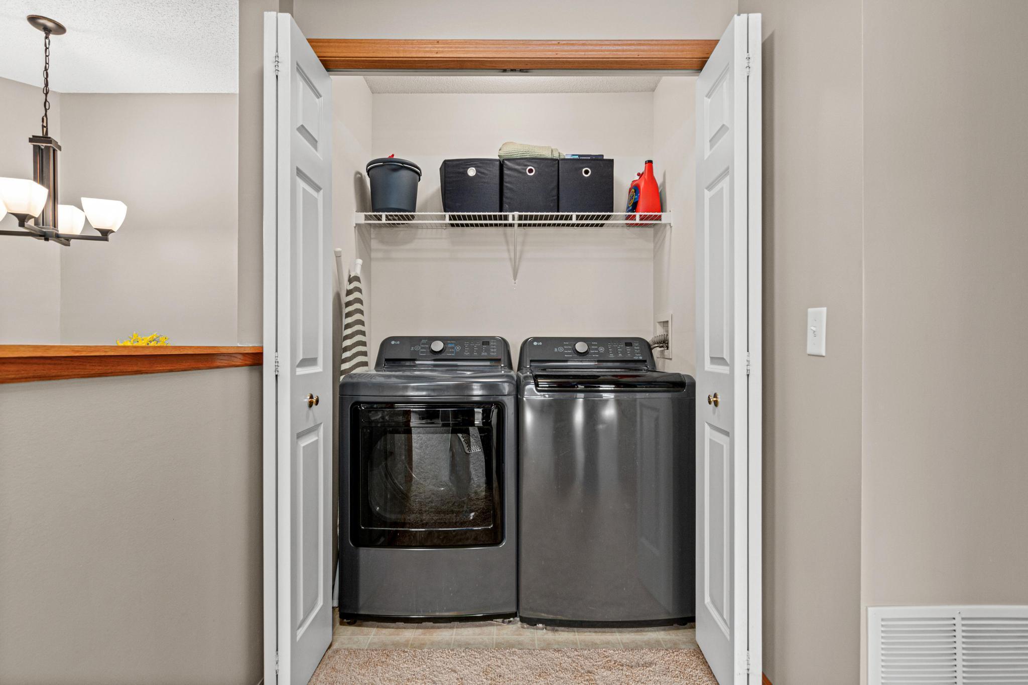 492 Willoughby Way W Property Photo 10