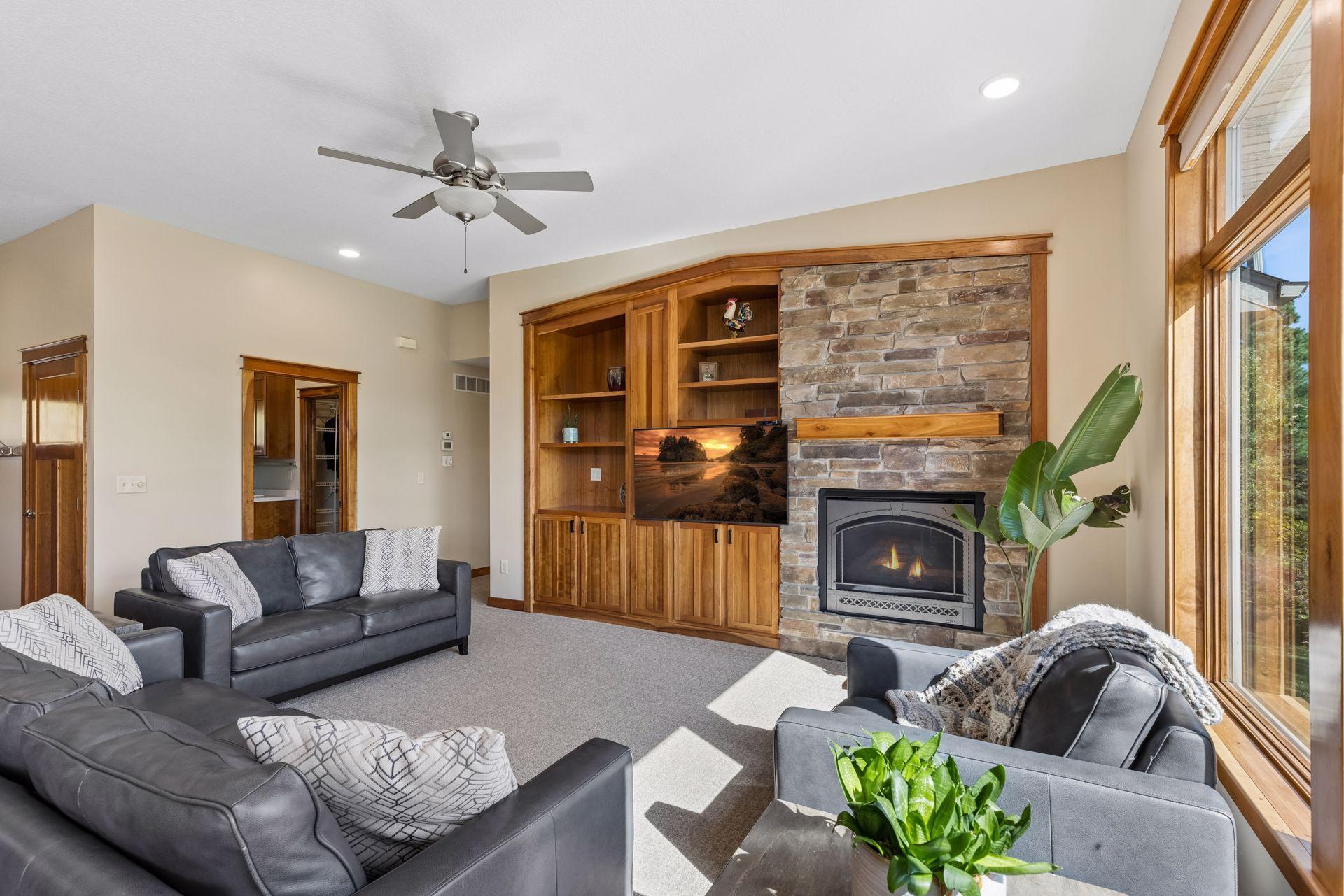 555 Chinnock Lane Property Photo 16