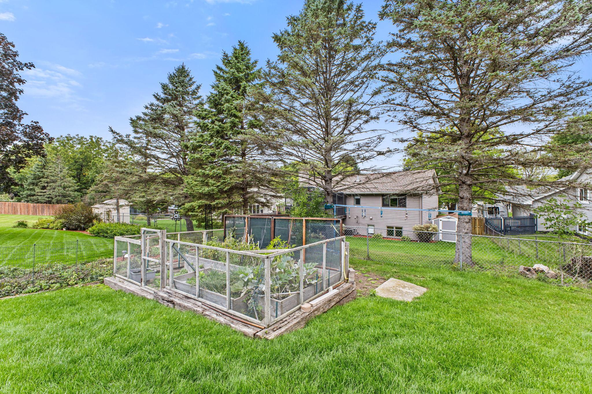 13762 93rd Place N Property Photo 24