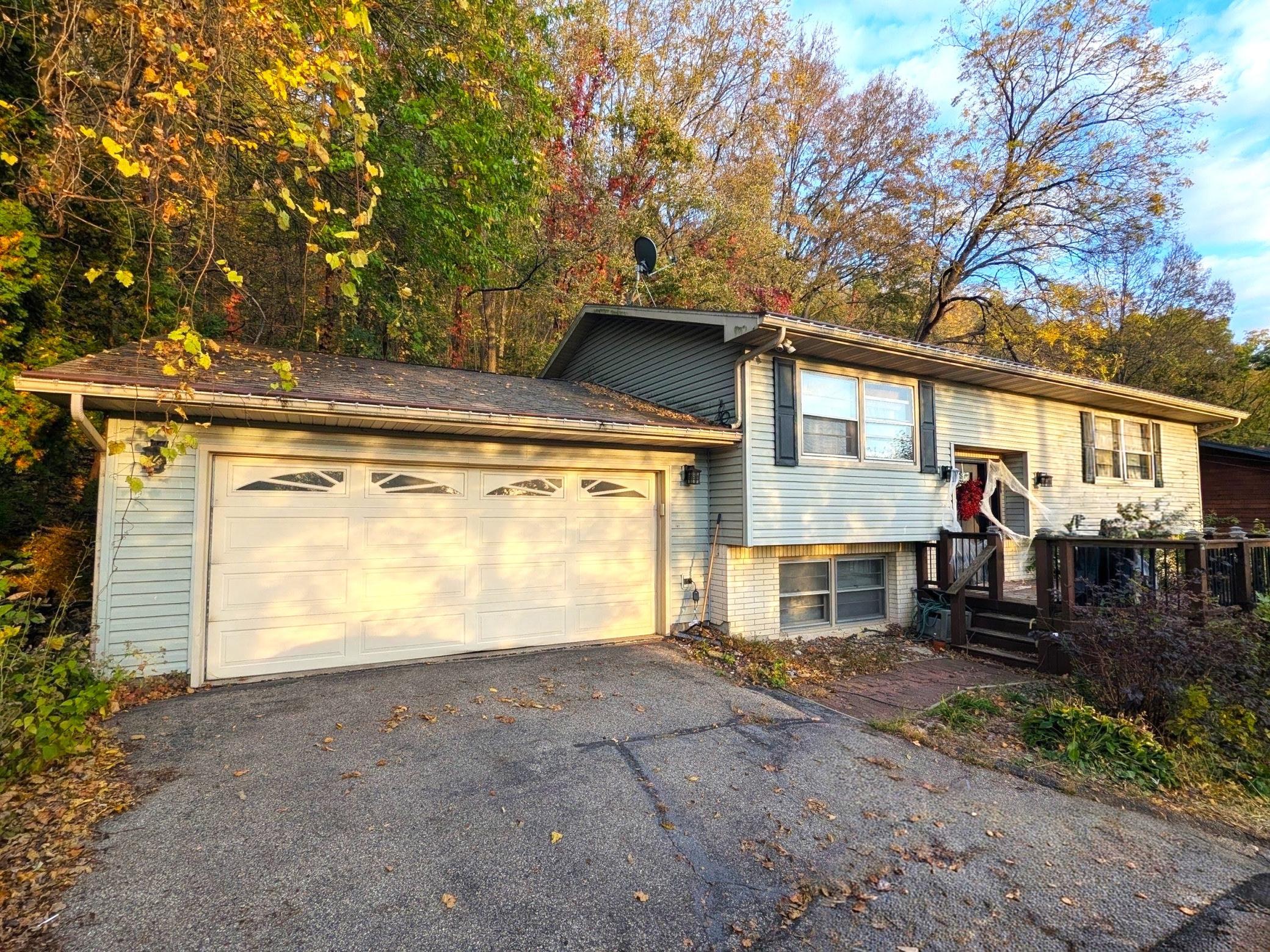 3205 Cliffside Drive Property Photo 1