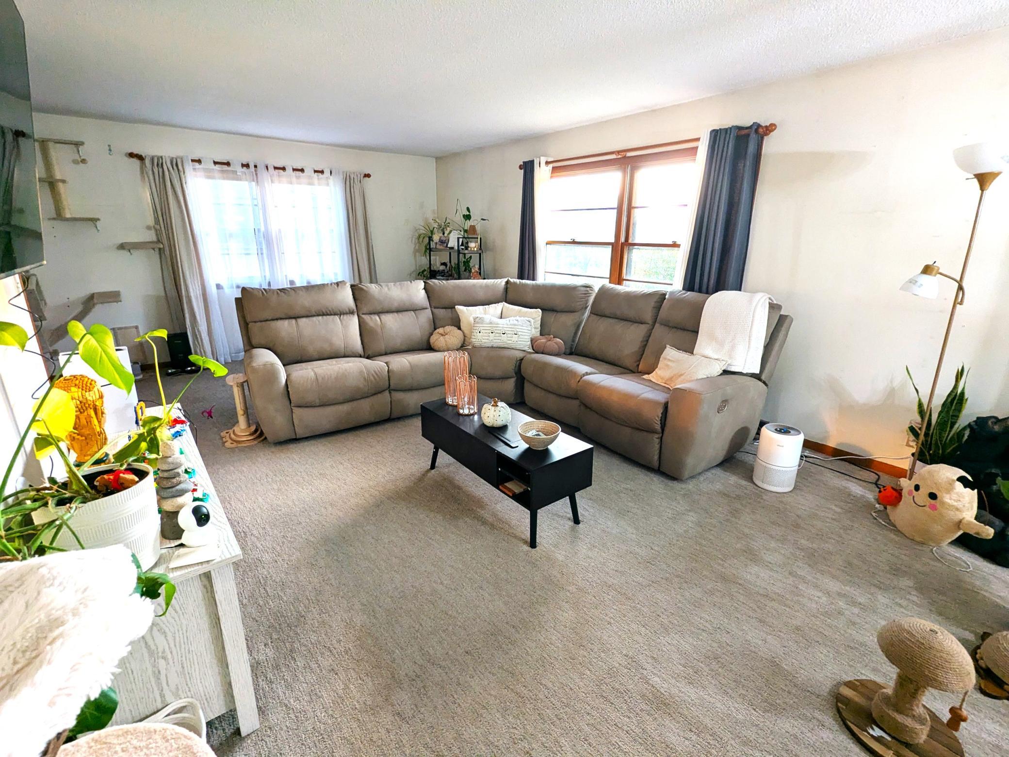 3205 Cliffside Drive Property Photo 2