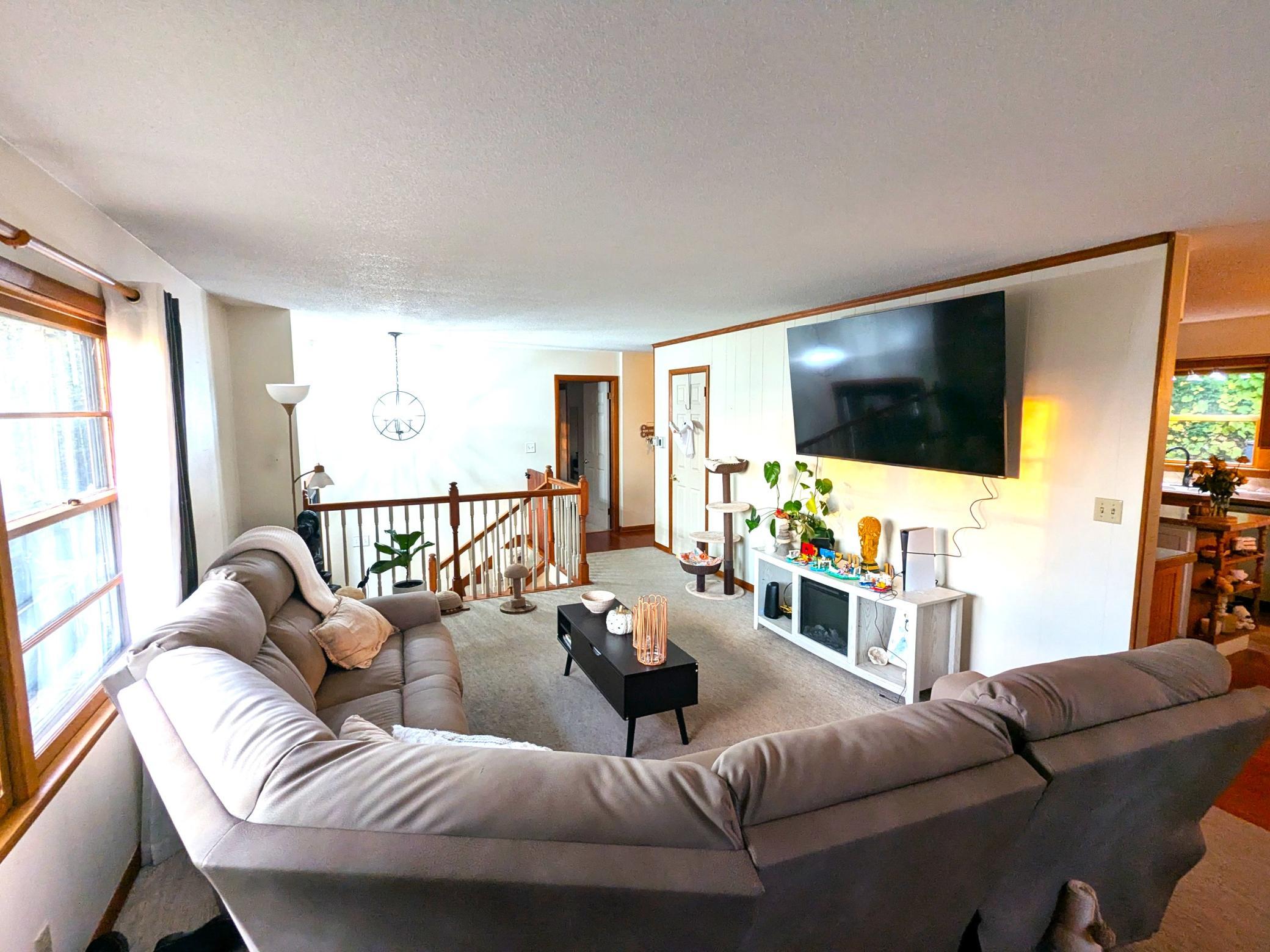 3205 Cliffside Drive Property Photo 3