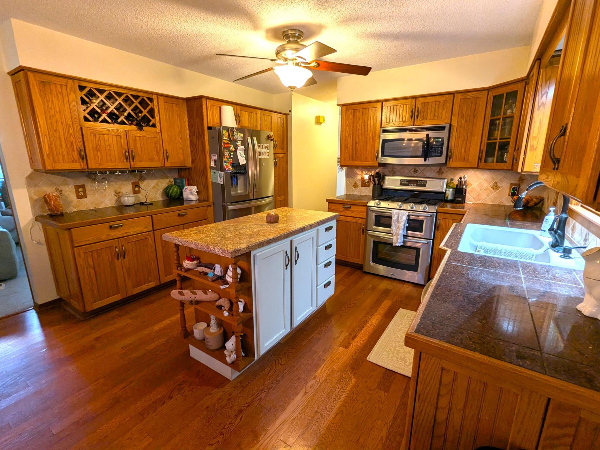 3205 Cliffside Drive Property Photo 8