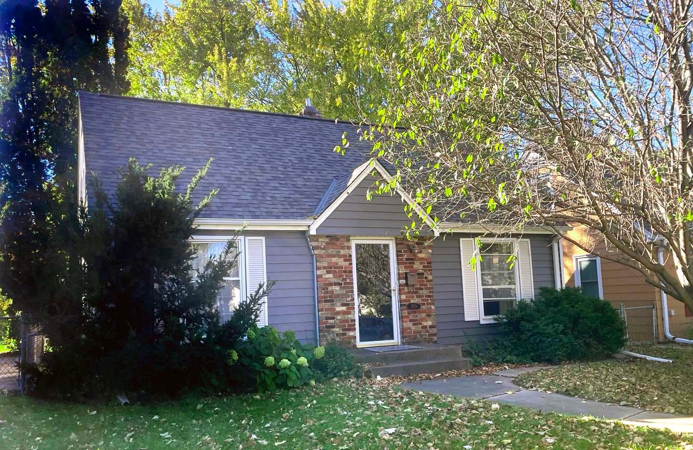 870 Hoyt Avenue W Property Photo 1