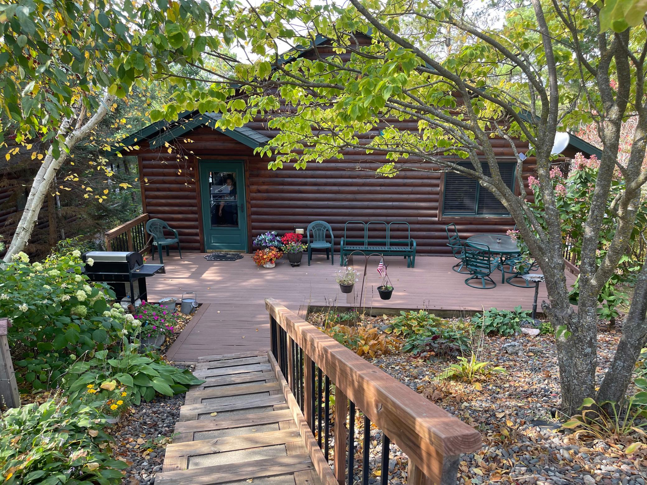 2800 White Pine Lane Property Photo 1