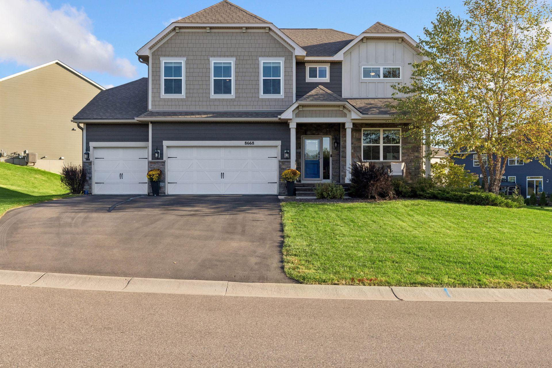 8668 Platinum Drive Property Photo 1