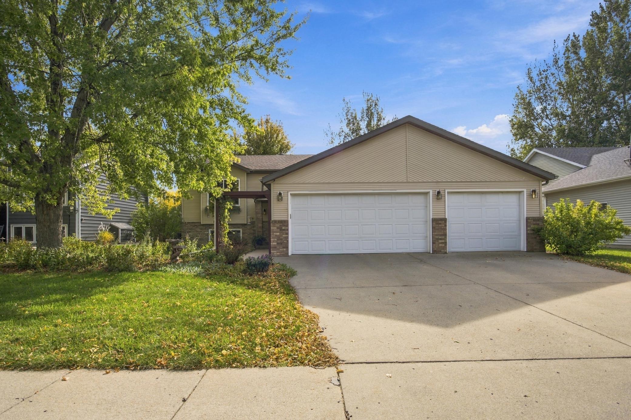 1115 Sommerset Drive Property Photo 1