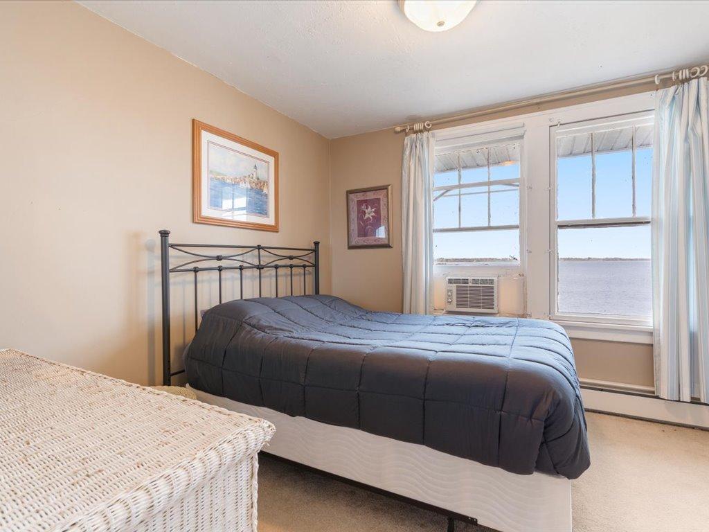 109 Lake Street E Property Photo 13