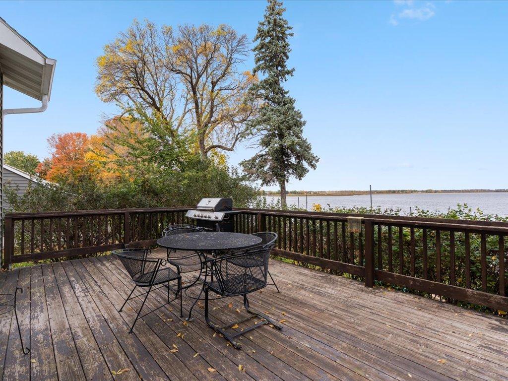 109 Lake Street E Property Photo 19