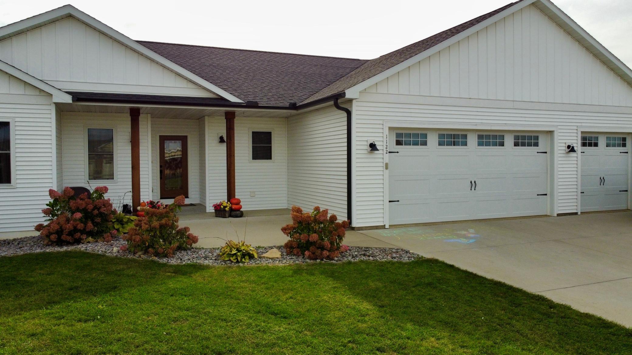 1122 3rd Street Property Photo 2
