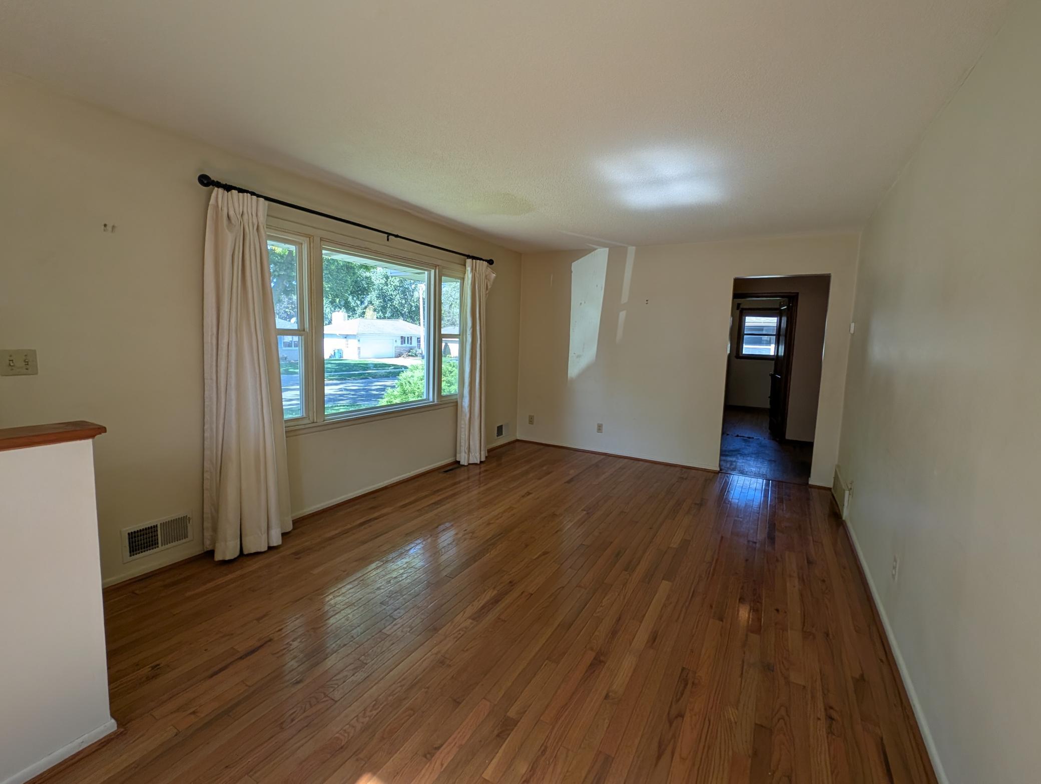 2602 11th Avenue Nw Property Photo 3