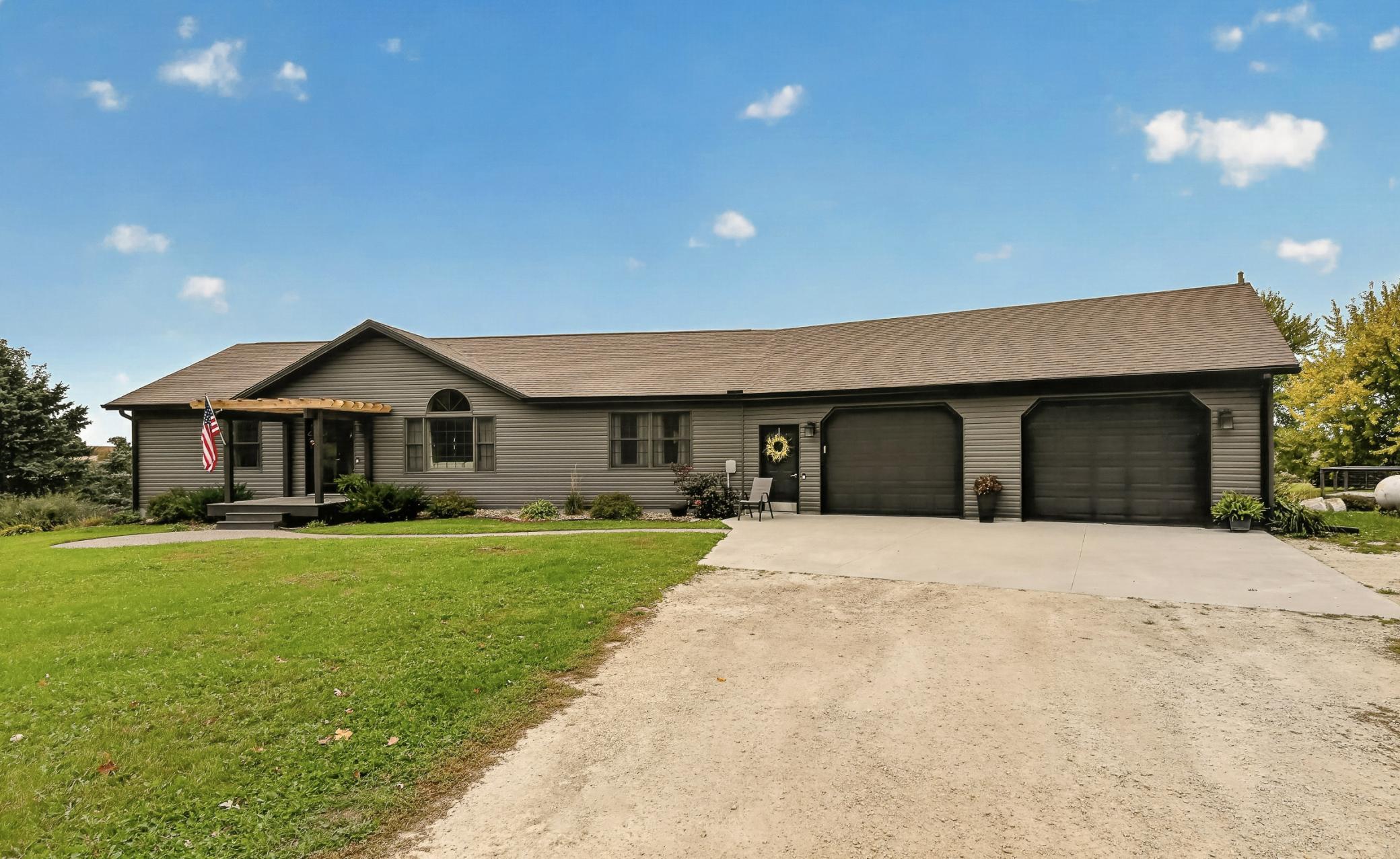 54917 280th Avenue Property Photo 1