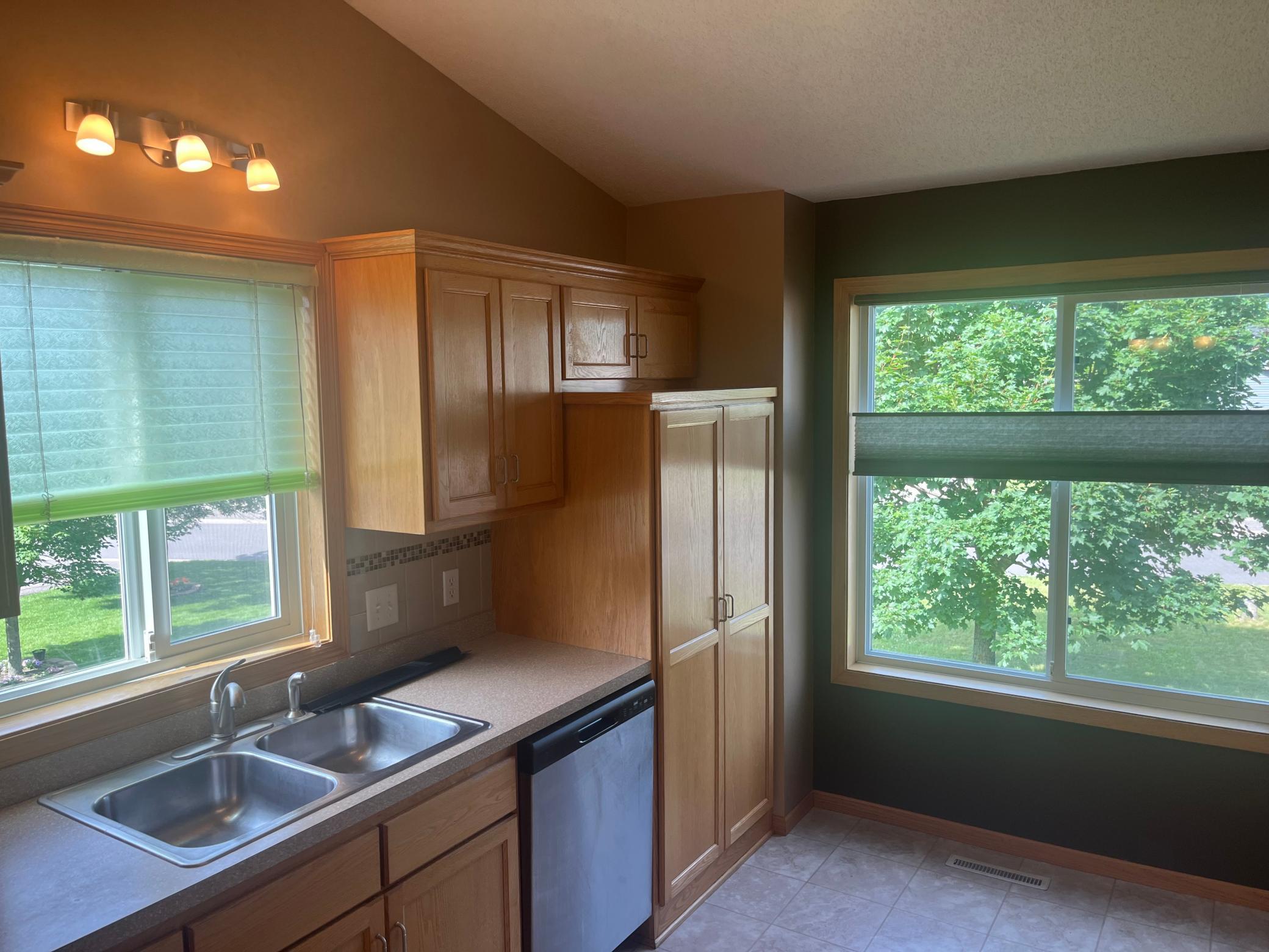 7776 Large Avenue Ne Property Photo 6